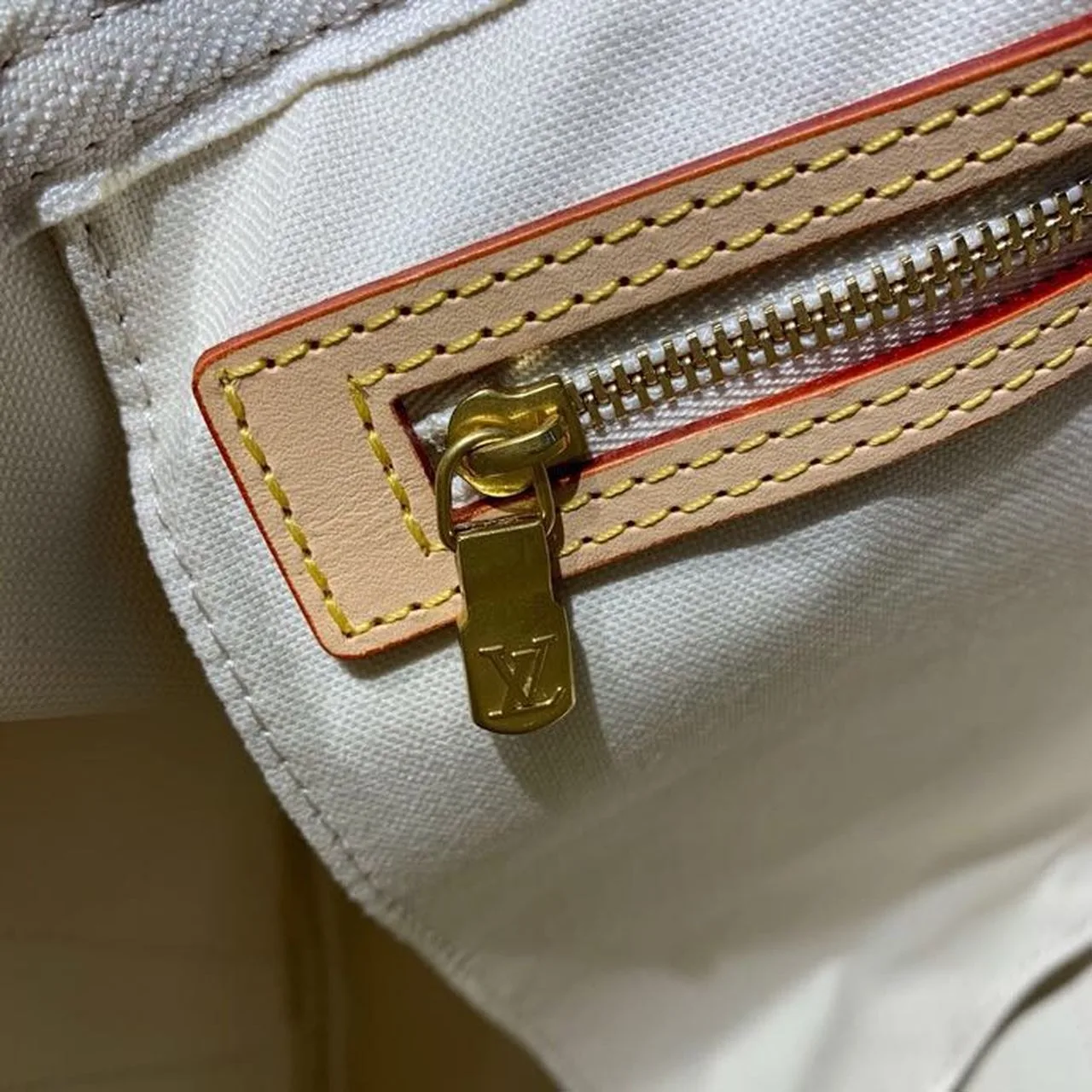 Louis Vuitton Keepall Bandouliere 45 Travel Bag / Damier Azur Gold Hardware - Image 19