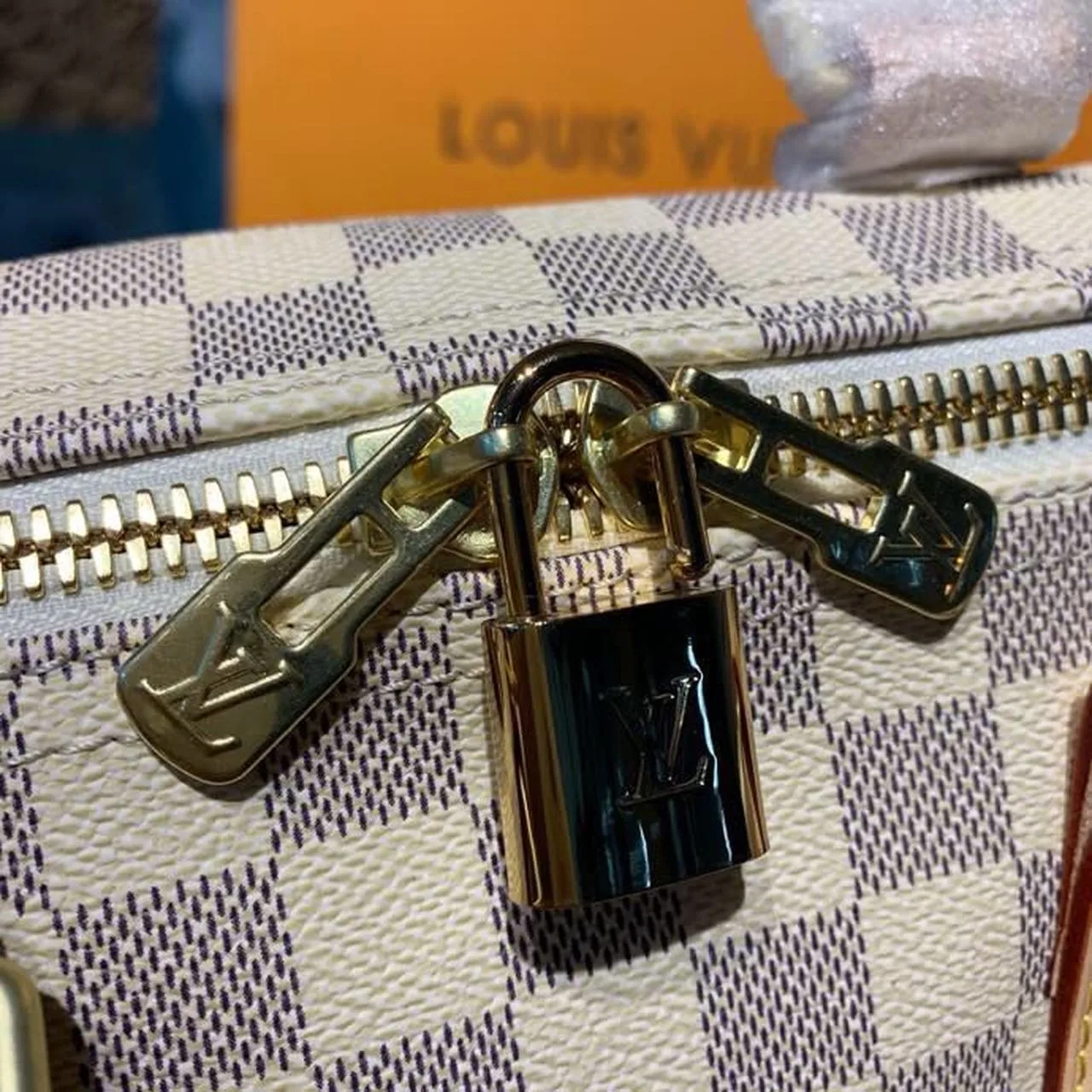 Louis Vuitton Keepall Bandouliere 45 Travel Bag / Damier Azur Gold Hardware - Image 20