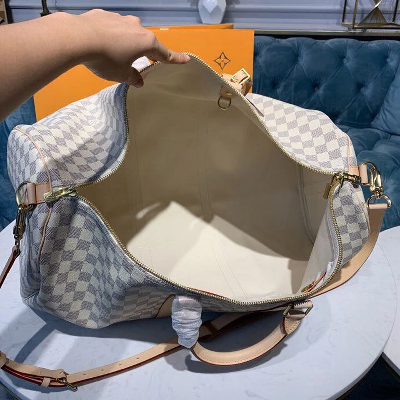 Louis Vuitton Keepall Bandouliere 55 Travel Bag / Damier Azur Gold Hardware - Image 16