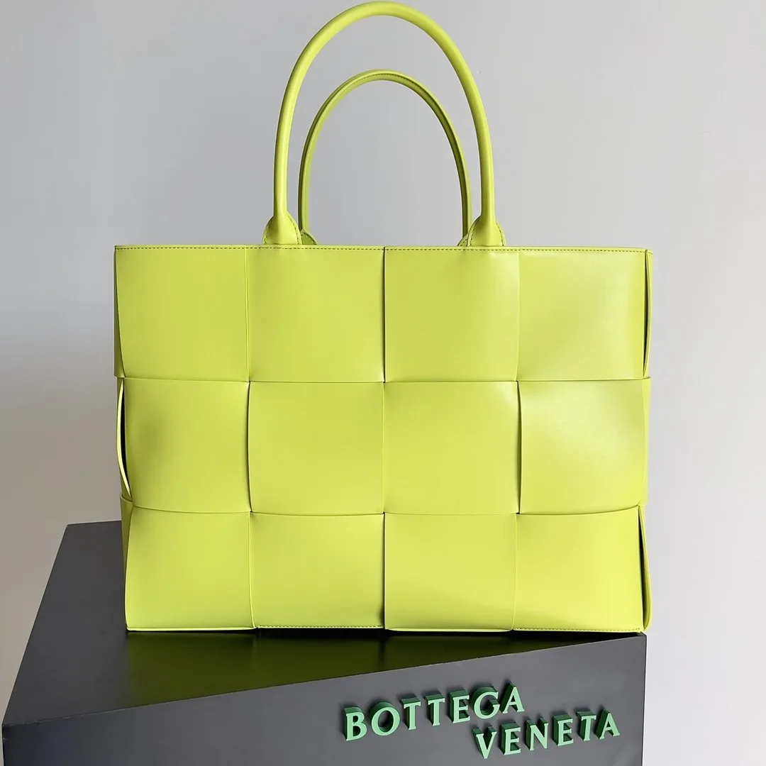 Bottega Veneta Large