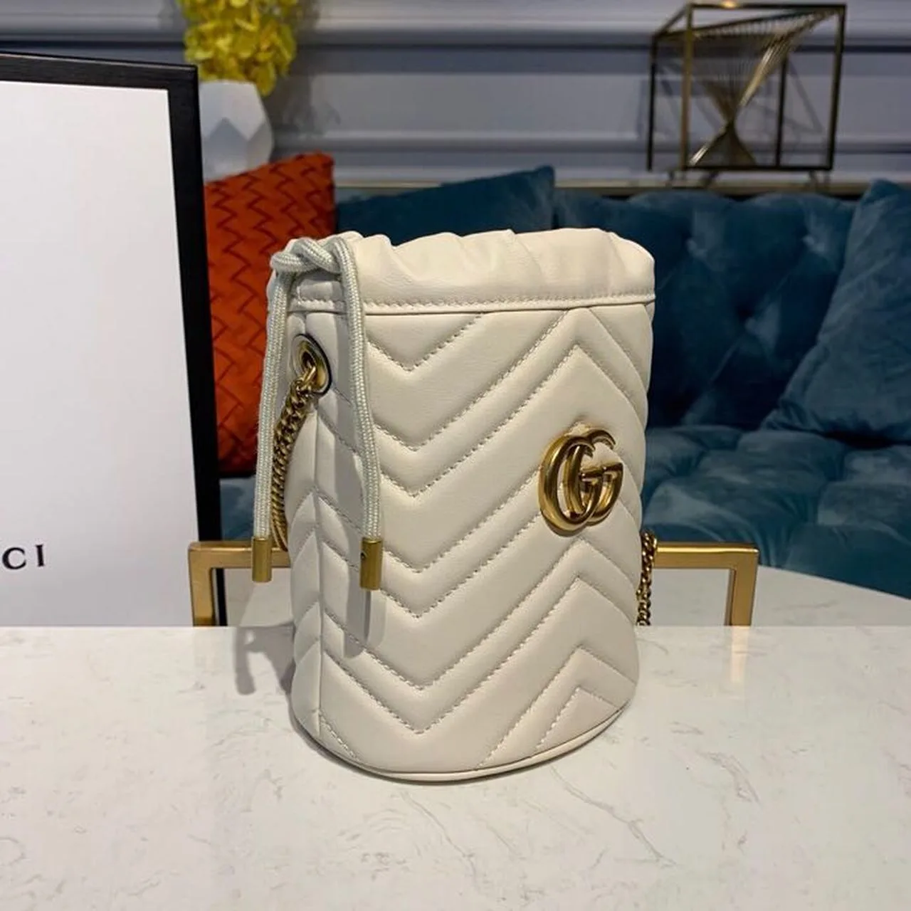 Gucci GG Marmont Mini Bucket Bag White Matelassé Chevron / - Image 3