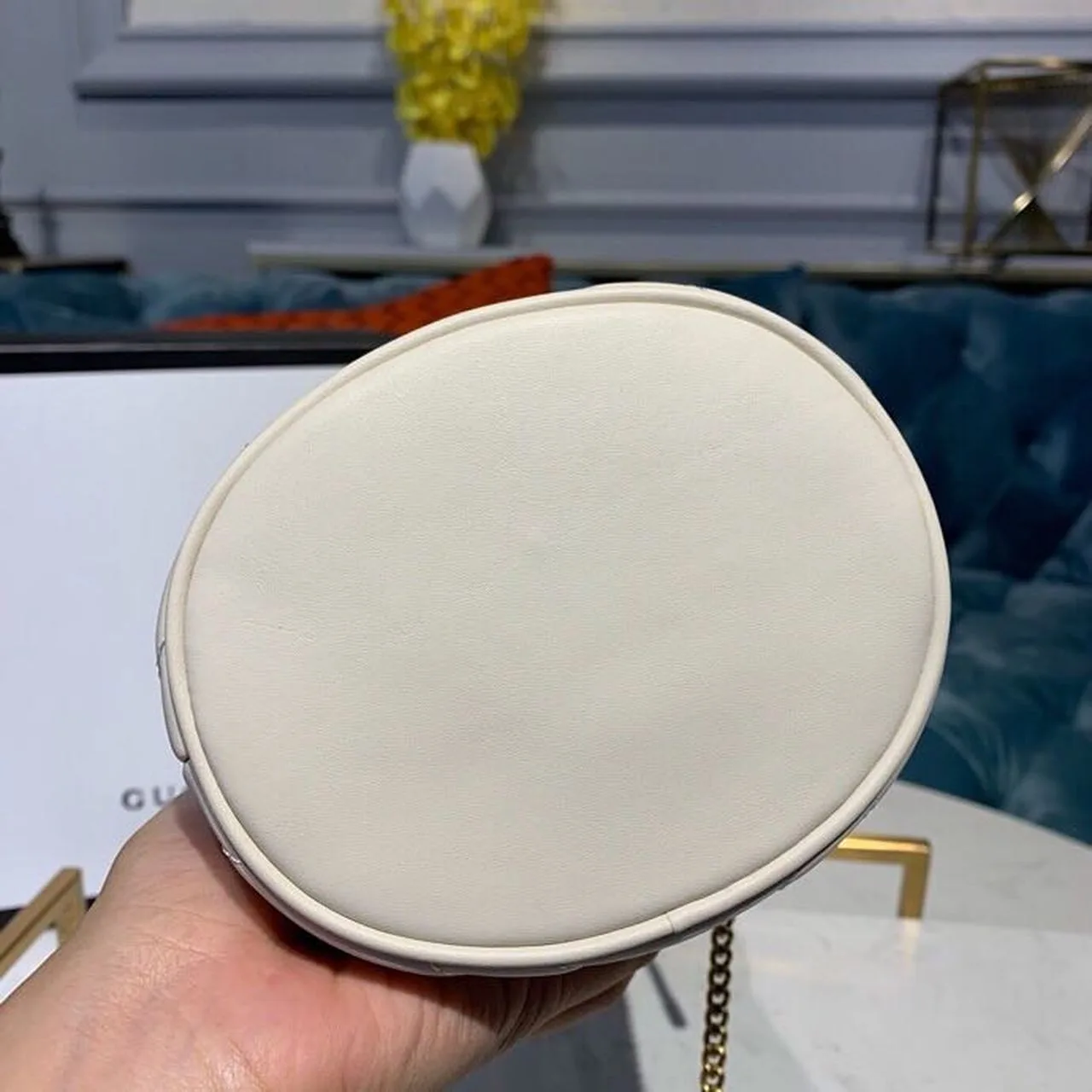 Gucci GG Marmont Mini Bucket Bag White Matelassé Chevron / - Image 4