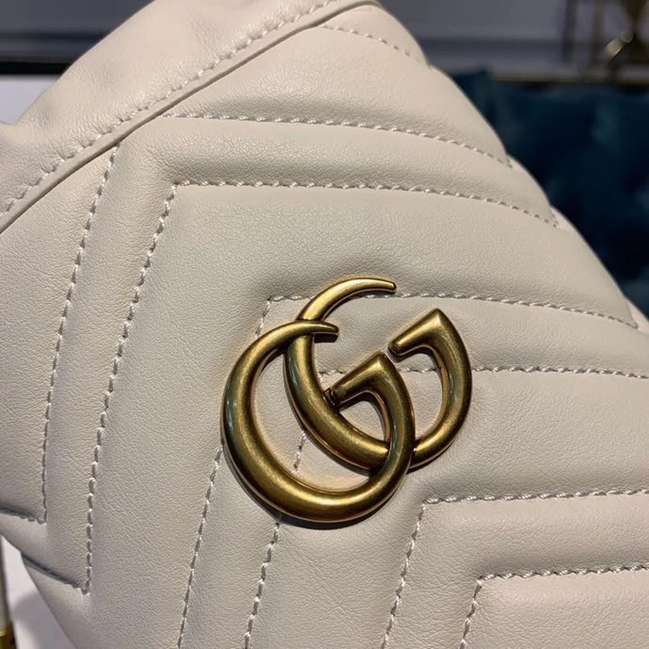 Gucci GG Marmont Mini Bucket Bag White Matelassé Chevron / - Image 6