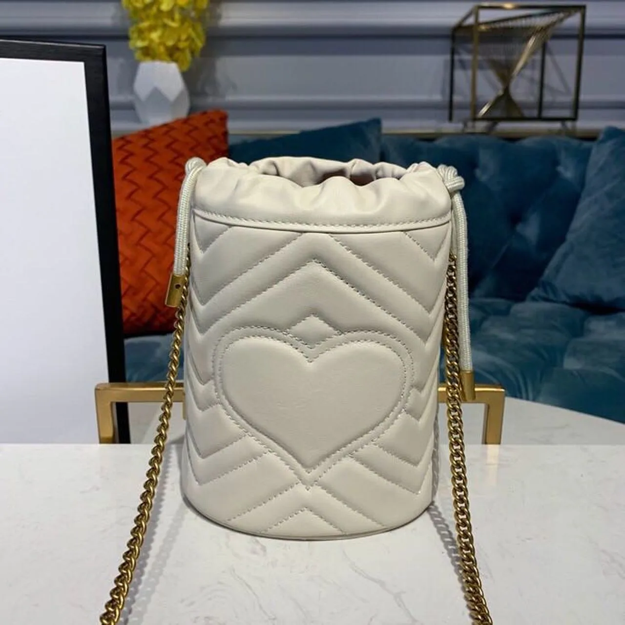 Gucci GG Marmont Mini Bucket Bag White Matelassé Chevron / - Image 8