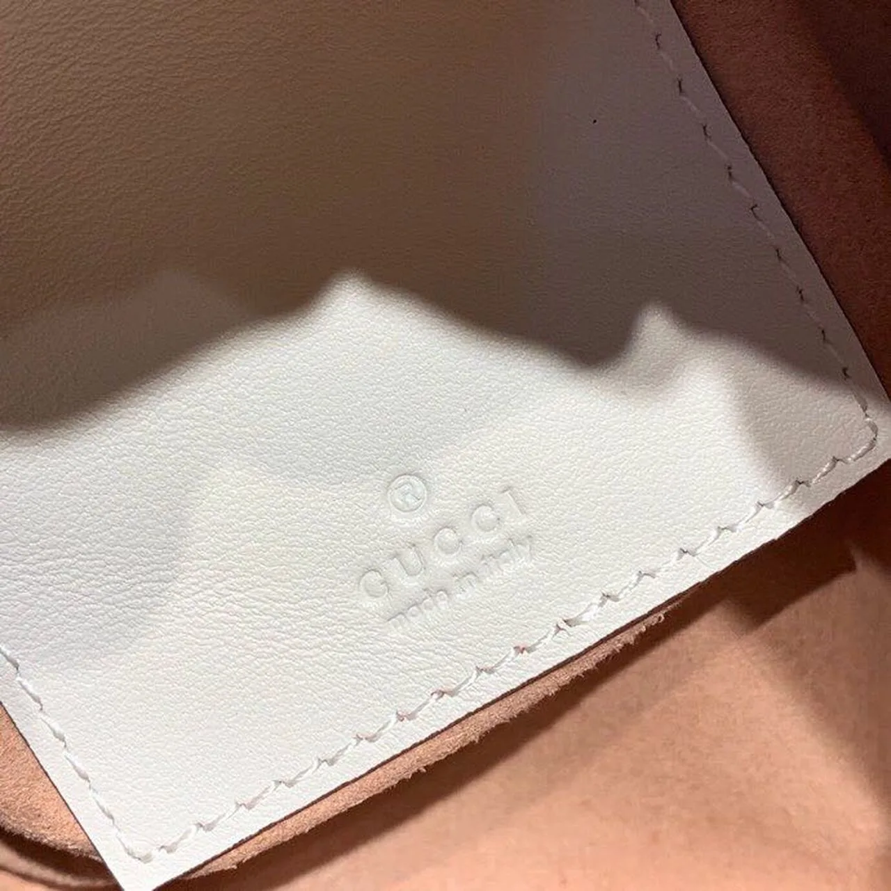 Gucci GG Marmont Mini Bucket Bag White Matelassé Chevron / - Image 9