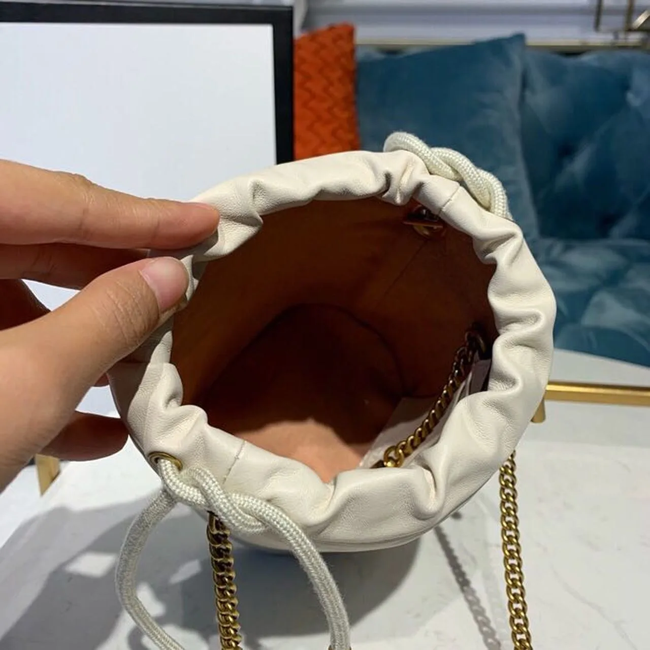 Gucci GG Marmont Mini Bucket Bag White Matelassé Chevron / - Image 7