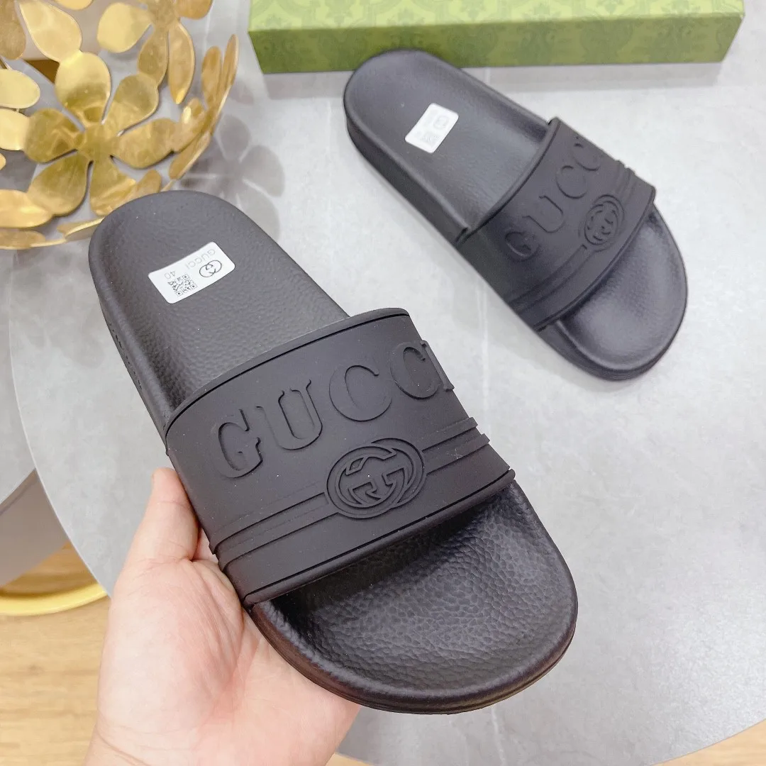 Alternative view of Gucci Men’s Logo Rubber Slide Black