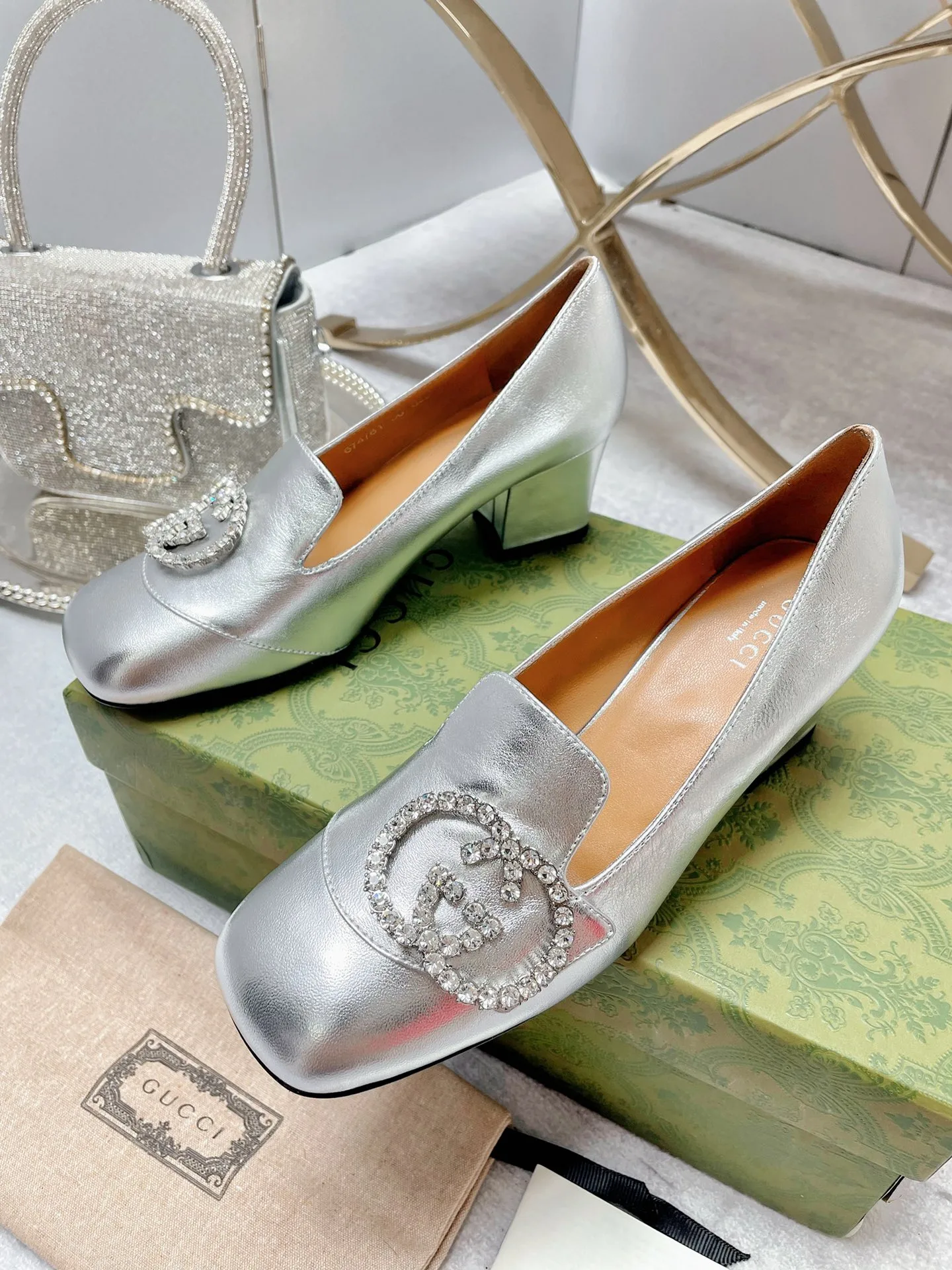 Gucci Women’s Mid-Heel Pump With GG Logo Silver - Image 5