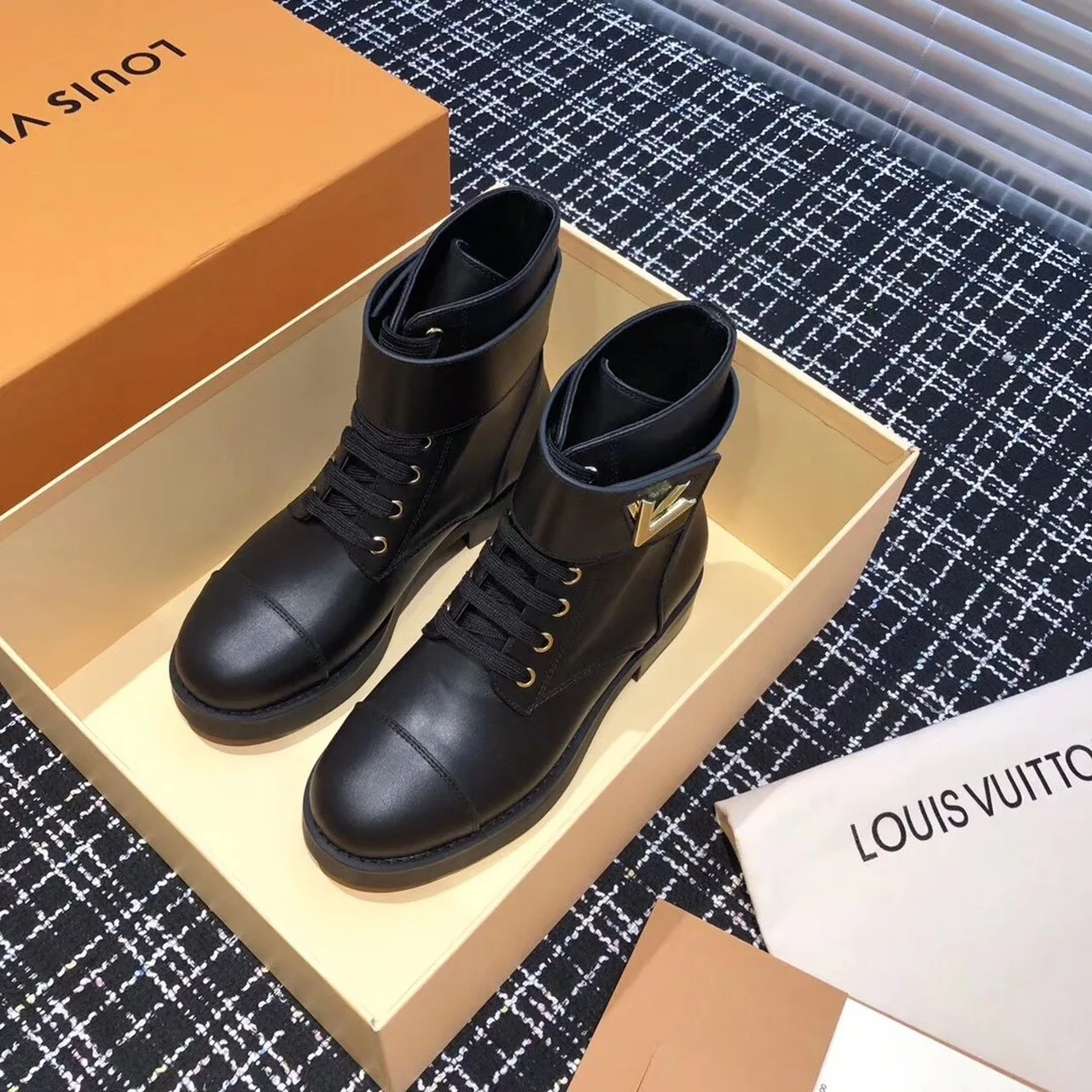 Alternative view of Louis Vuitton Wonderland Flat Ranger Black 1AAV57