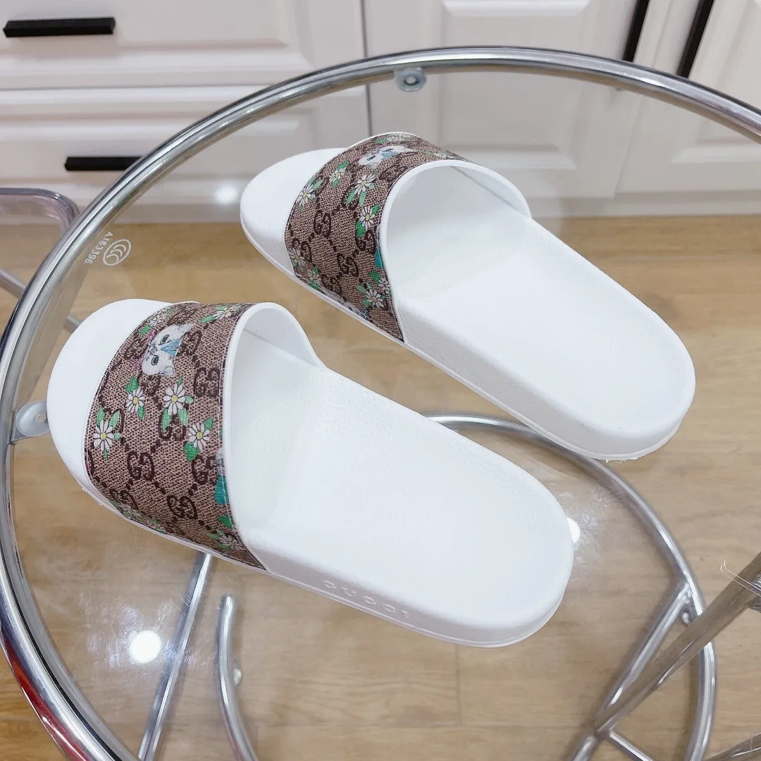 Alternative view of Gucci Women’s GG Slide Sandal With Cat White And Brown