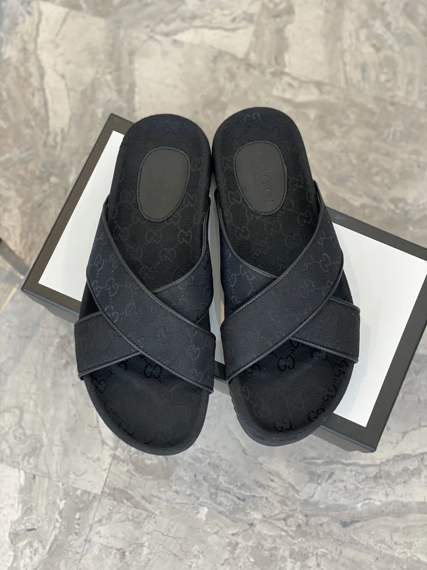 Gucci Mens GG