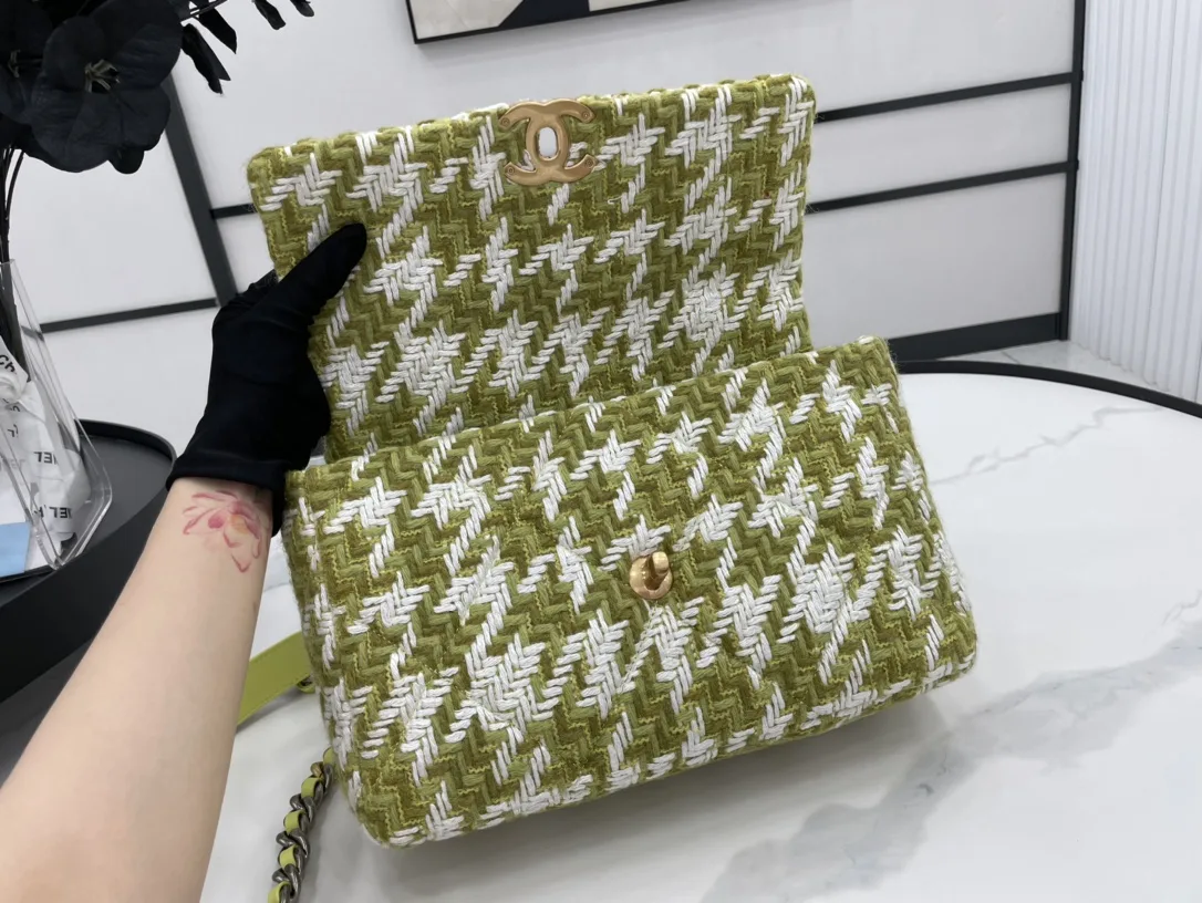 Chanel 19 Large Handbag Gold Hardware Green - Image 4