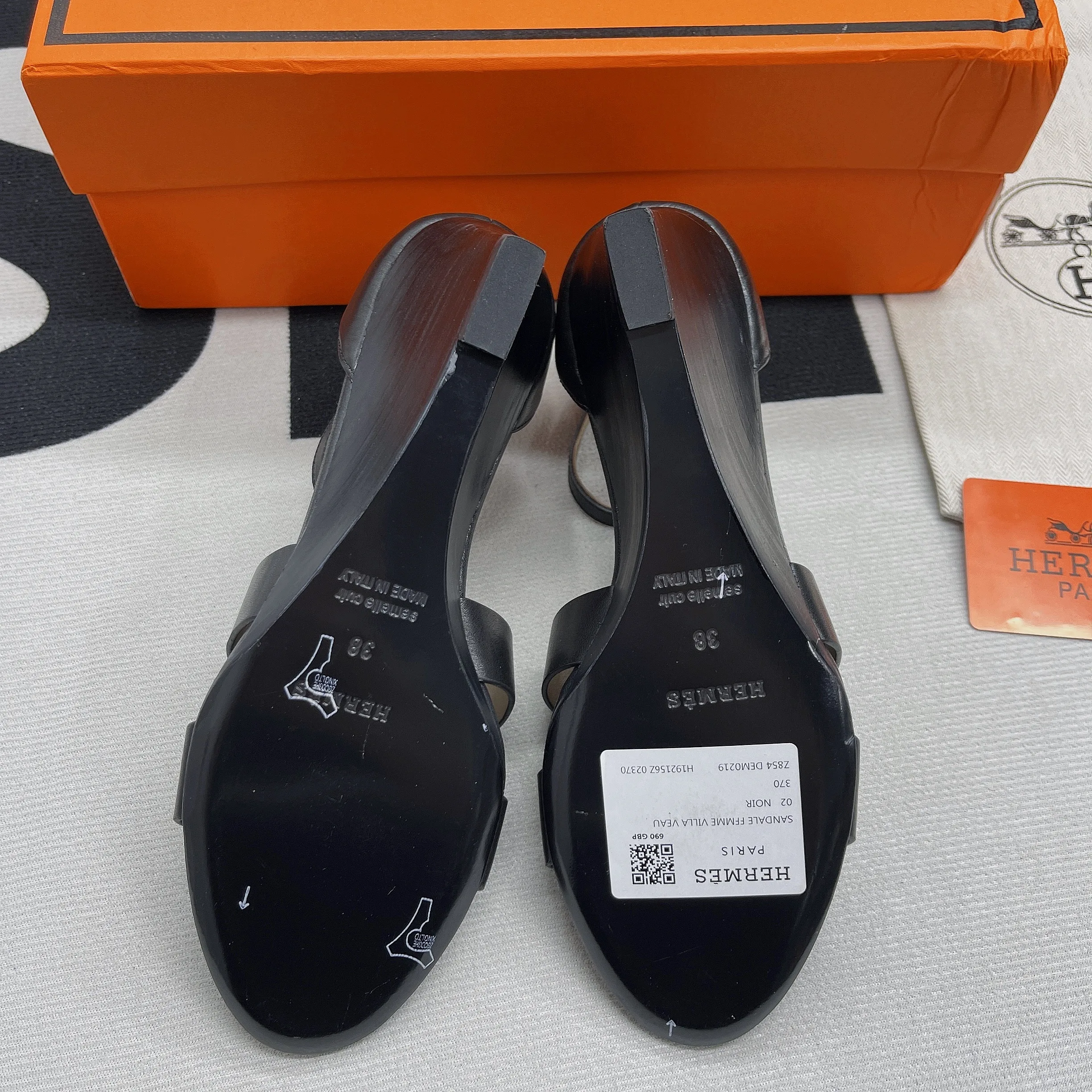 Hermes Legend Sandals Calfskin Leather Spring/Summer Collection Noir - Image 6