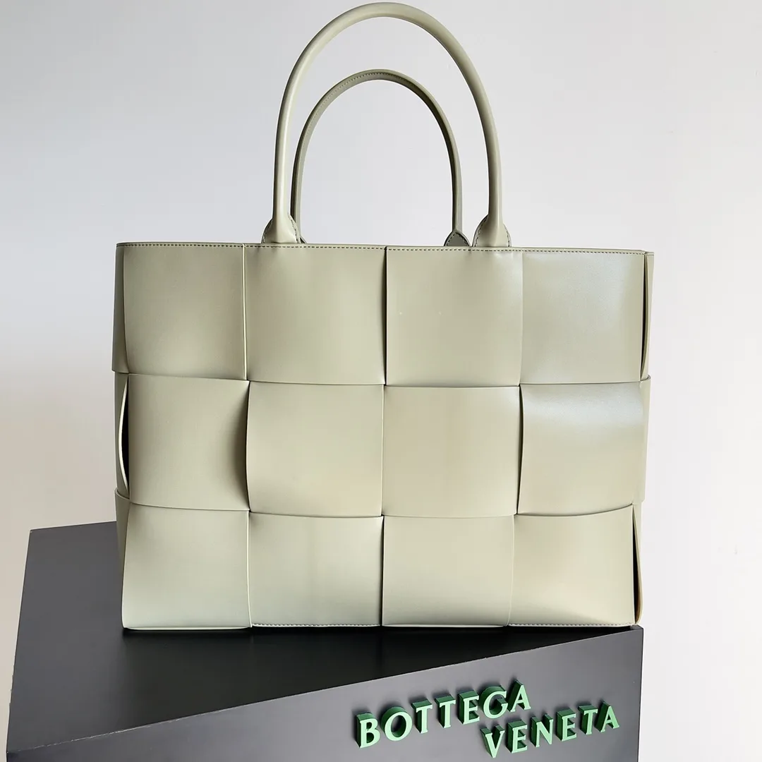 Bottega Veneta Large