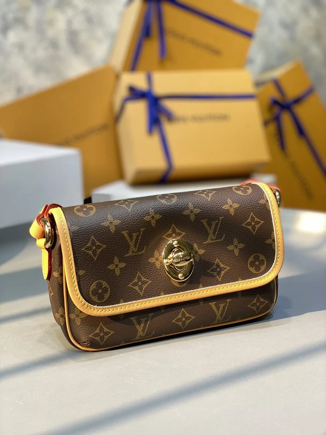Louis Vuitton Tikal