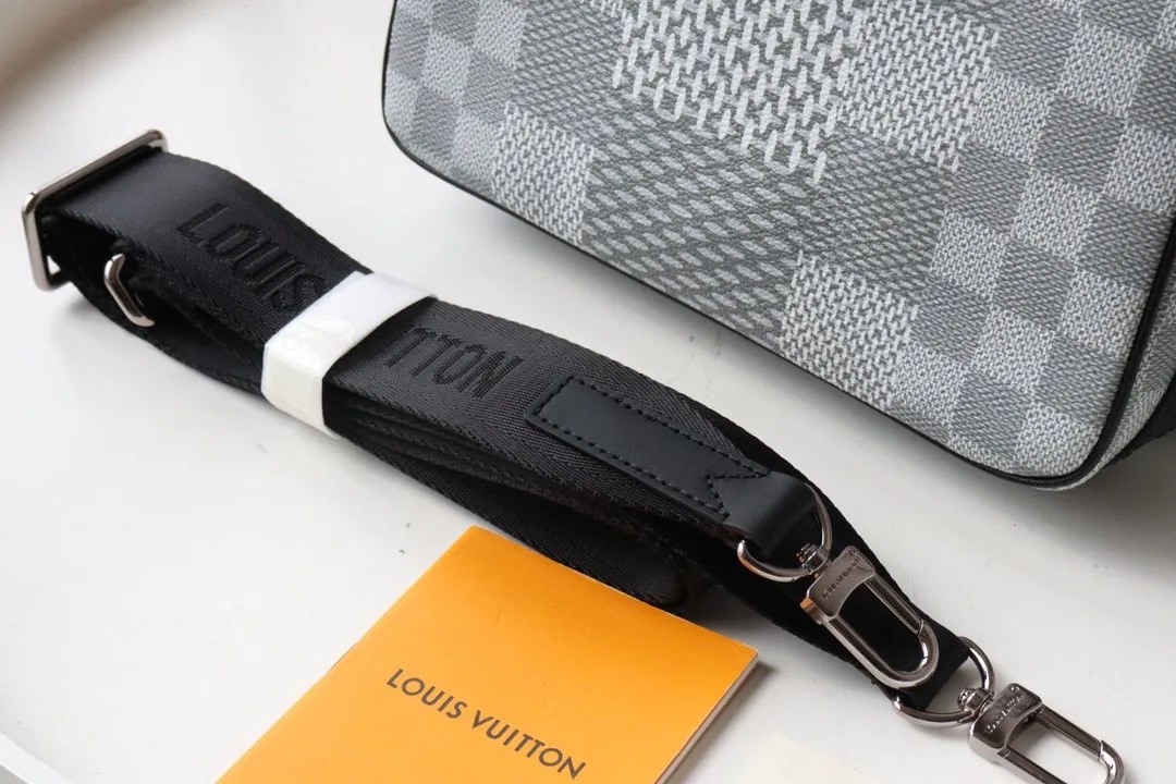 Louis Vuitton Studio Messenger Damier Graphite Plaster - Image 4