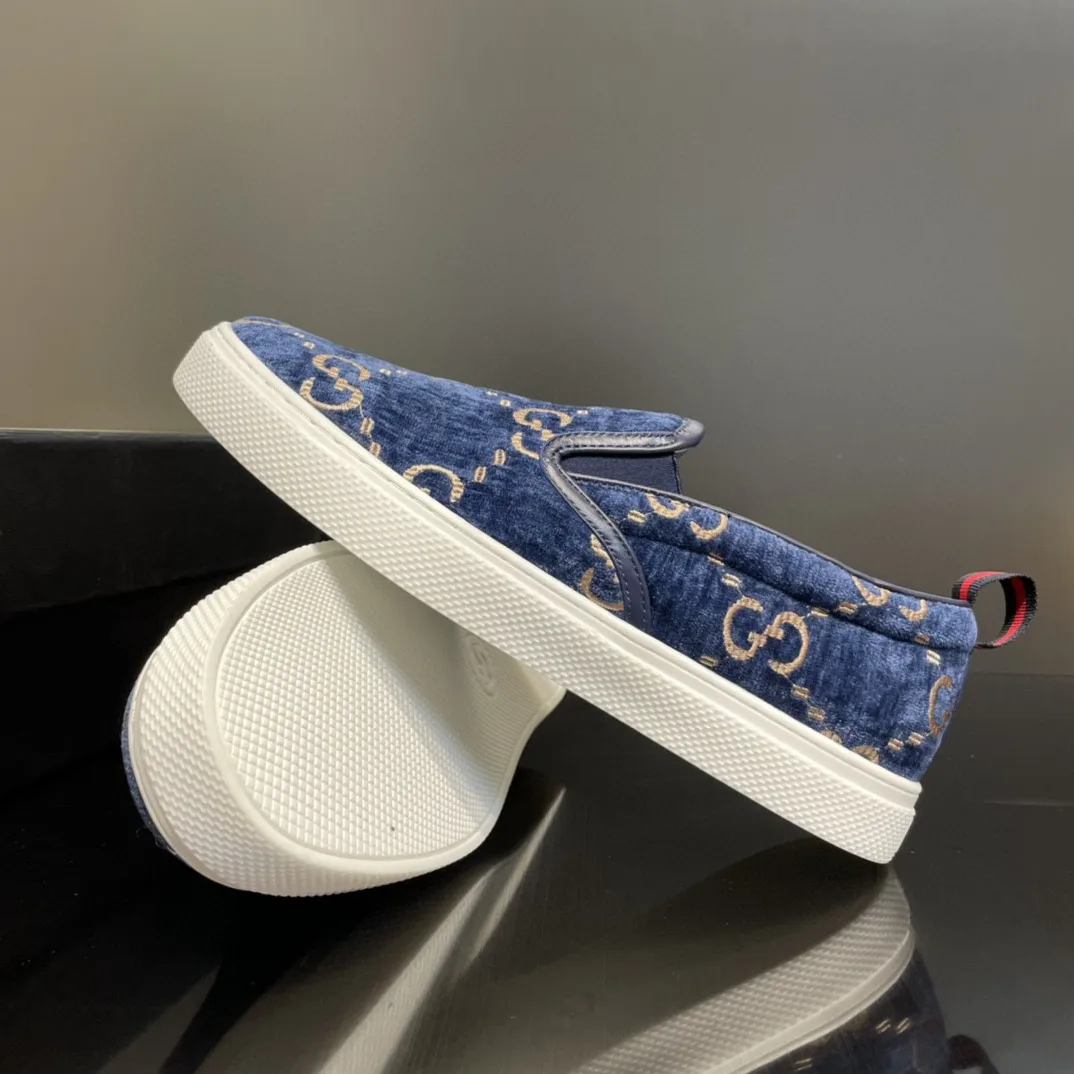 Alternative view of Gucci Men’s GG Supreme Slip-on Sneaker Light Blue