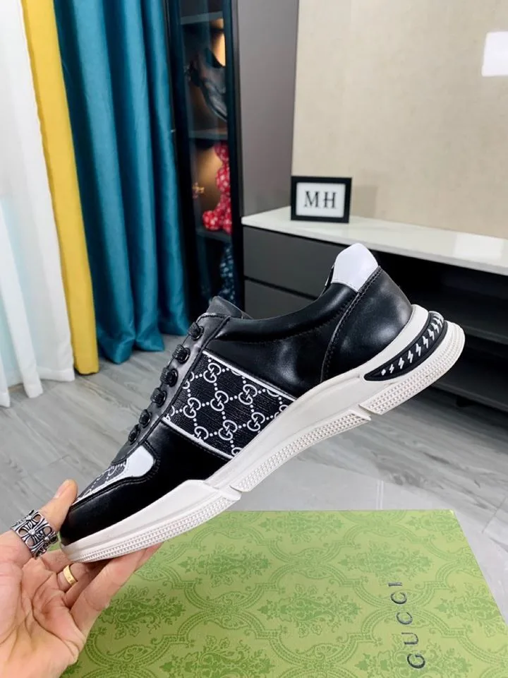 Gucci Men’s GG Embossed Sneaker Chucky With Stripes Black And White - Image 6
