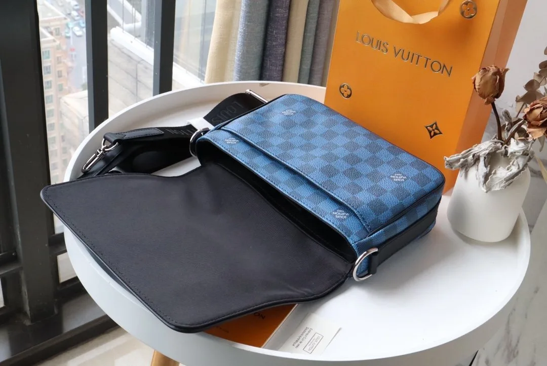 Louis Vuitton Studio Messenger Damier Graphite Blue - Image 3