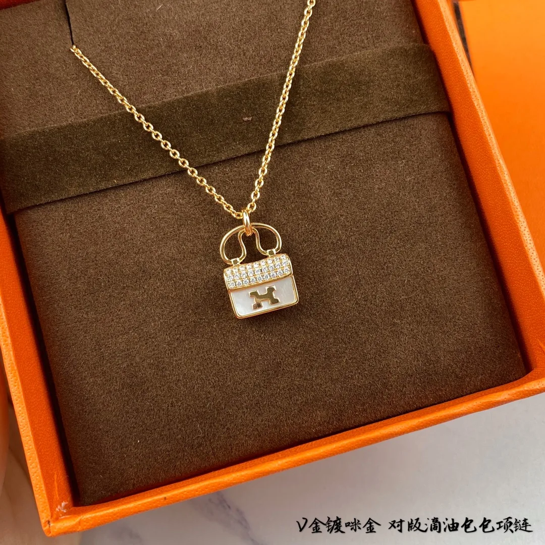 Amulettes Constance Necklace Gold Tone - Image 6