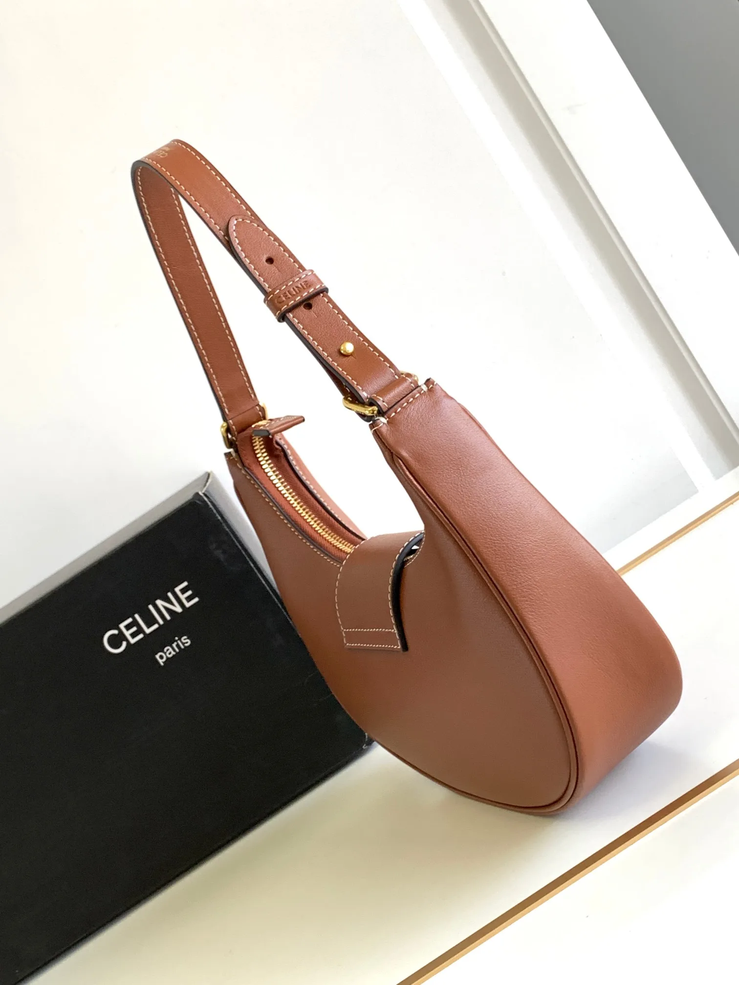 Celine Ava Triomphe Soft Bag Brown / .04LU - Image 9