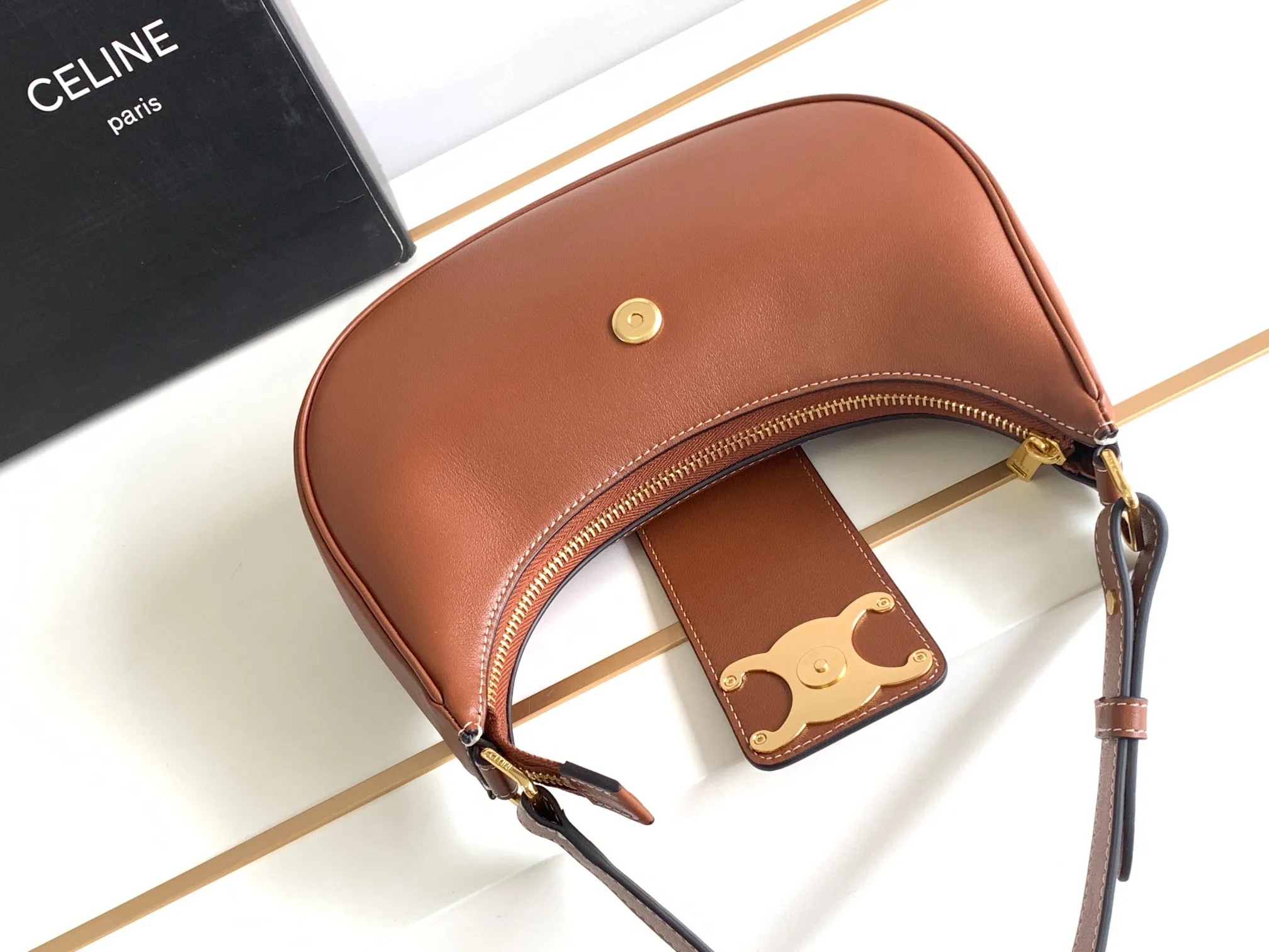 Celine Ava Triomphe Soft Bag Brown / .04LU - Image 4