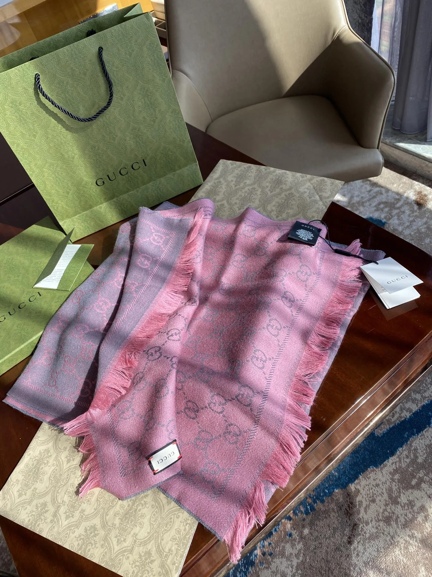 Gucci GG Lamé Lacquard Stole Scarf Pink / - Image 3
