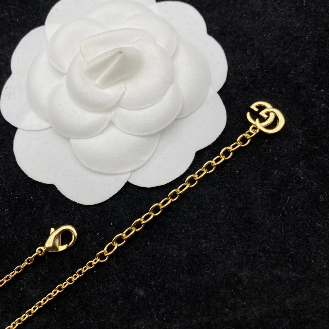 Gucci Bee Necklace Gold - Image 8