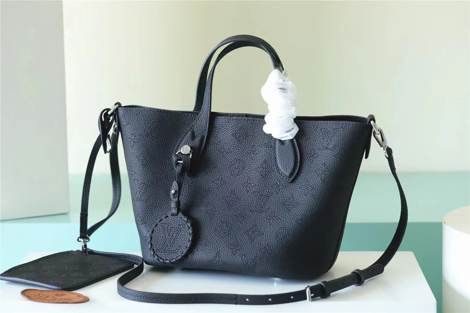 Louis Vuitton Loop Blossom PM Black / - Image 2