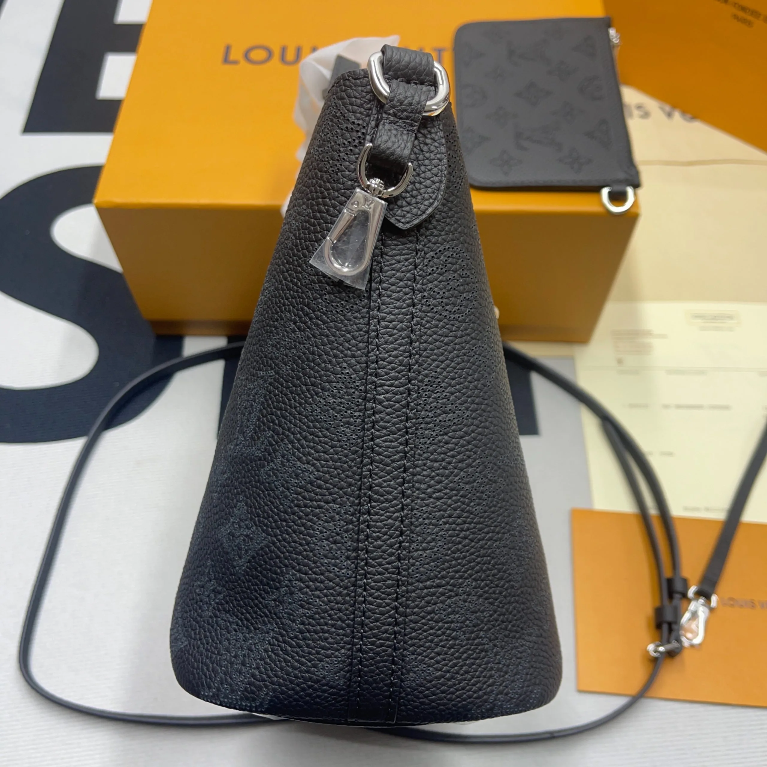 Louis Vuitton Loop Blossom PM Black / - Image 8