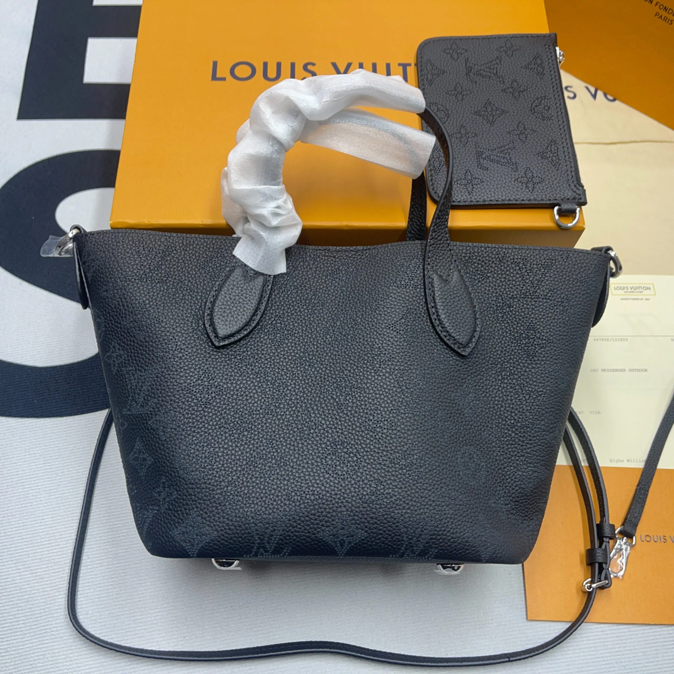 Louis Vuitton Loop Blossom PM Black / - Image 7
