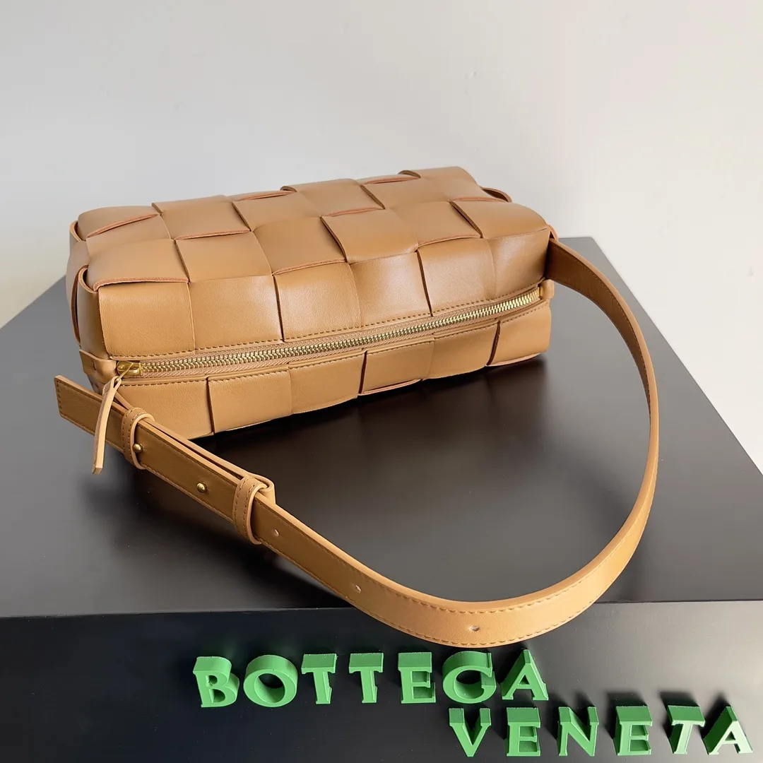 Alternative view of Bottega Veneta Brick Cassette Light Brown /