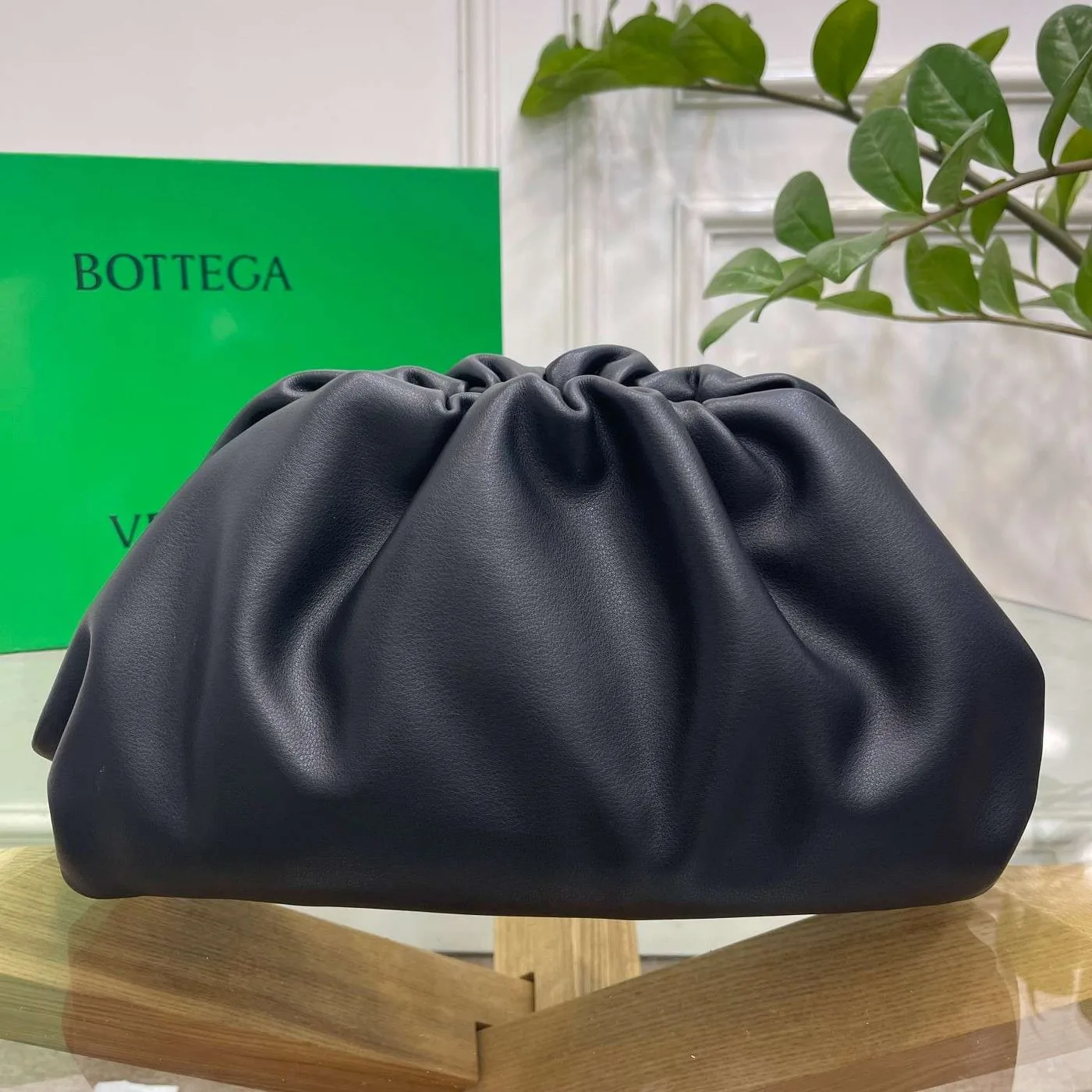 Bottega Veneta Pouch Teak Black / 690238V1BW0_8425 - Image 4