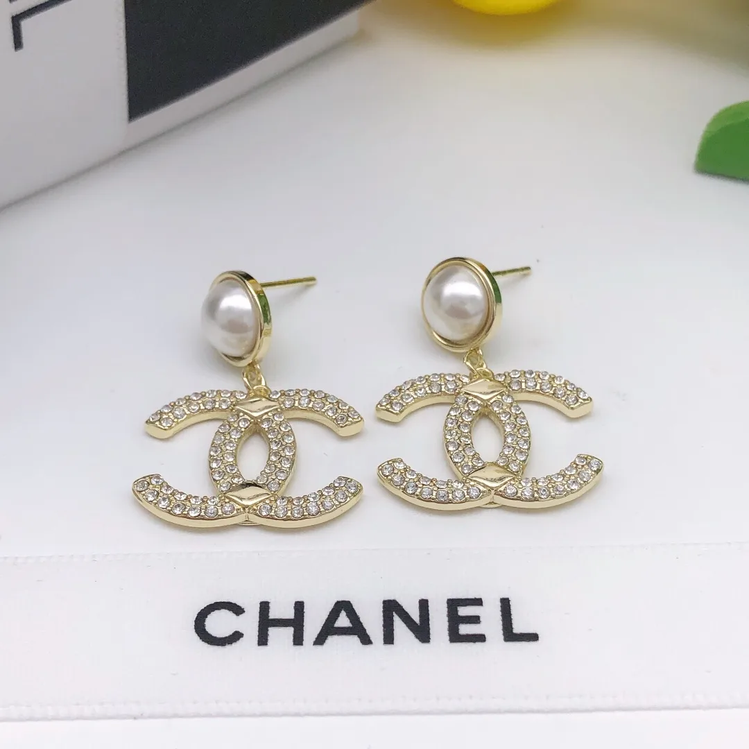 Chanel C-Shaped Earrings Gold - Image 8