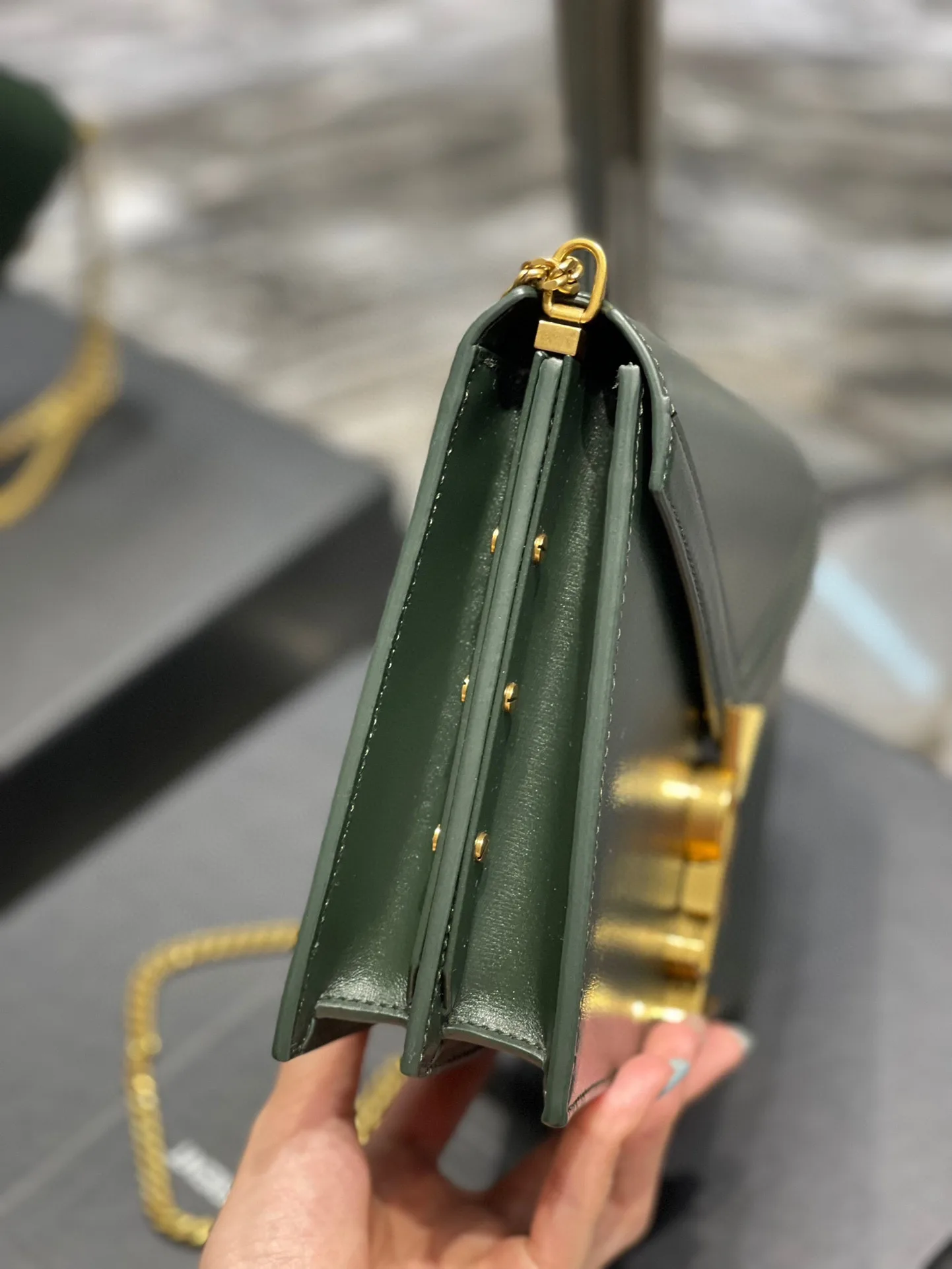 Saint Laurent Cassandra Medium Shoulder Bag / Green Gold Hardware - Image 5