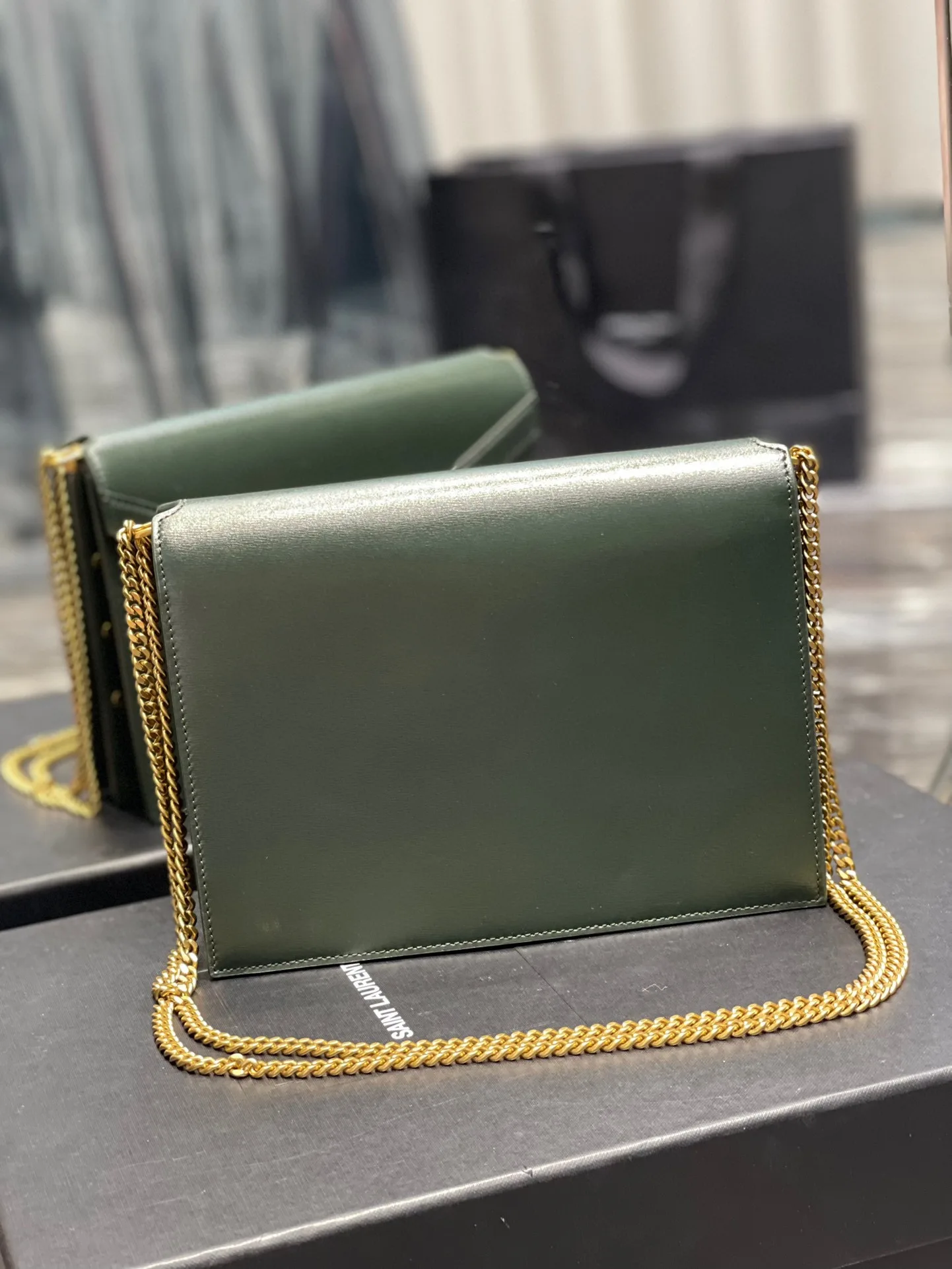 Saint Laurent Cassandra Medium Shoulder Bag / Green Gold Hardware - Image 10