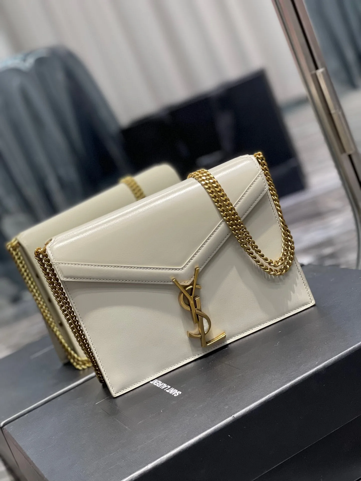 Saint Laurent Cassandra Medium Shoulder Bag / White Gold Hardware - Image 3