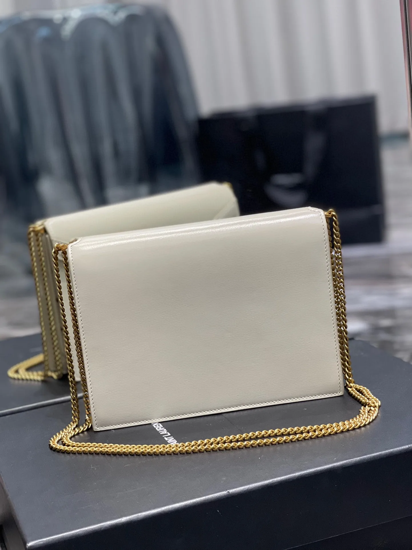 Saint Laurent Cassandra Medium Shoulder Bag / White Gold Hardware - Image 8