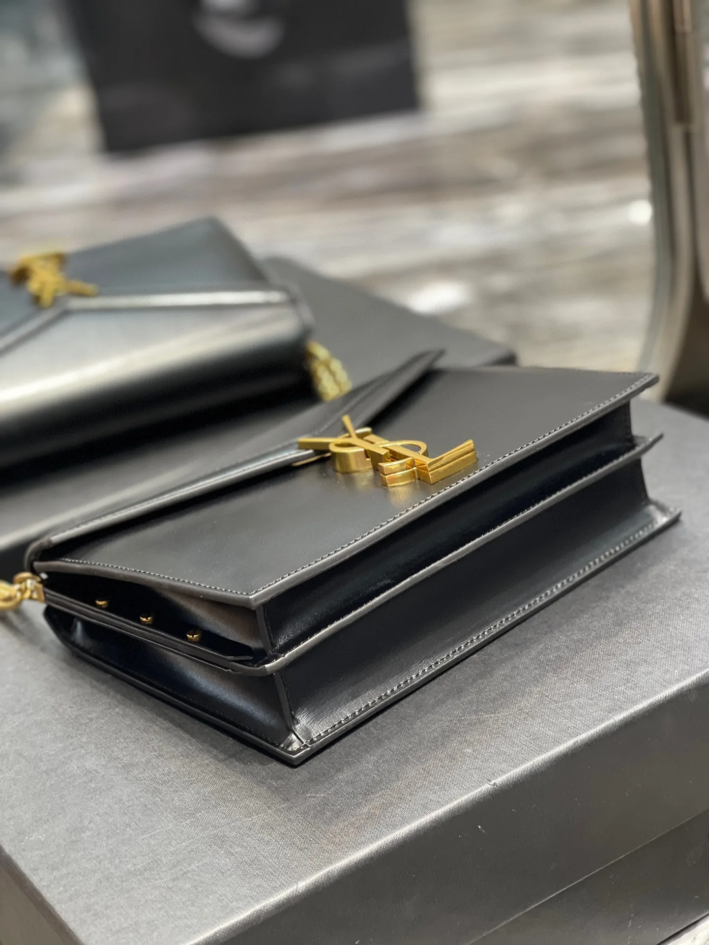 Saint Laurent Cassandra Medium Shoulder Bag / Black Gold Hardware - Image 7
