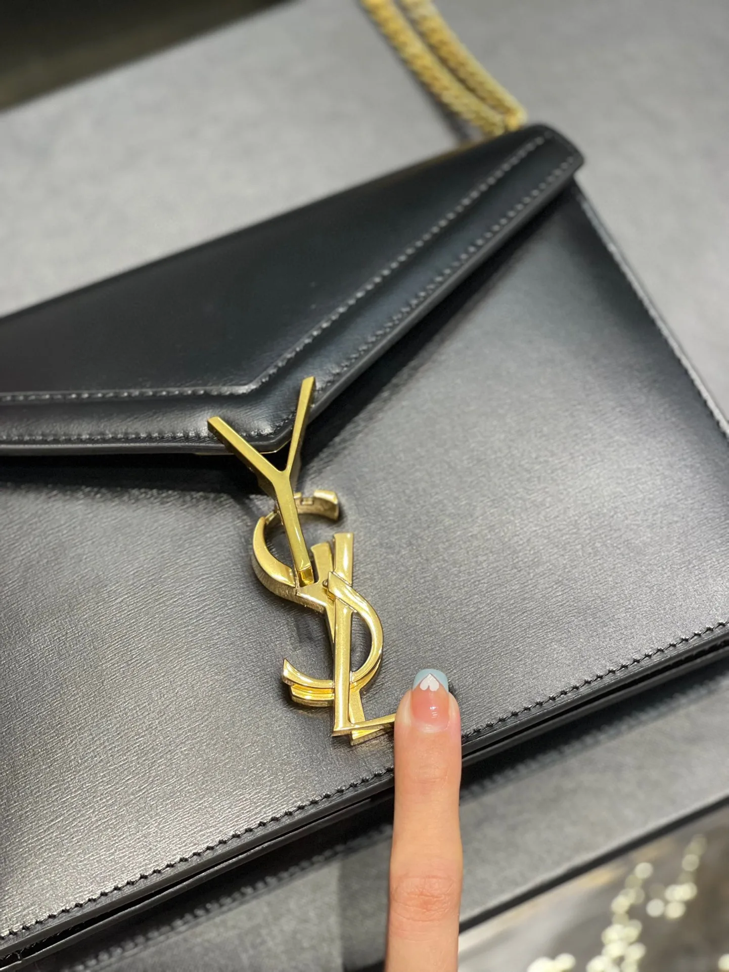 Saint Laurent Cassandra Medium Shoulder Bag / Black Gold Hardware - Image 10