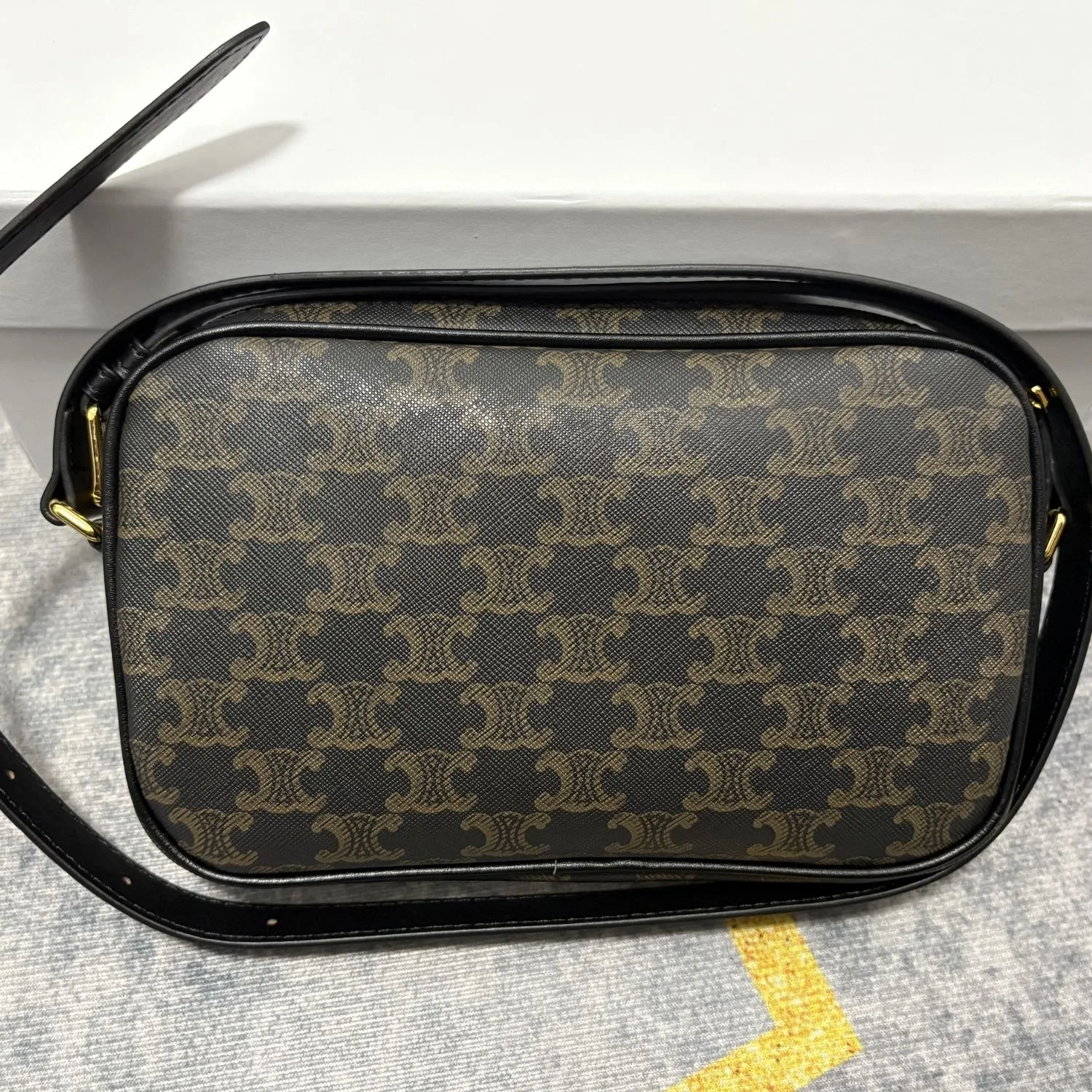 Celine Medium Messenger Bag Black / .38OG - Image 5
