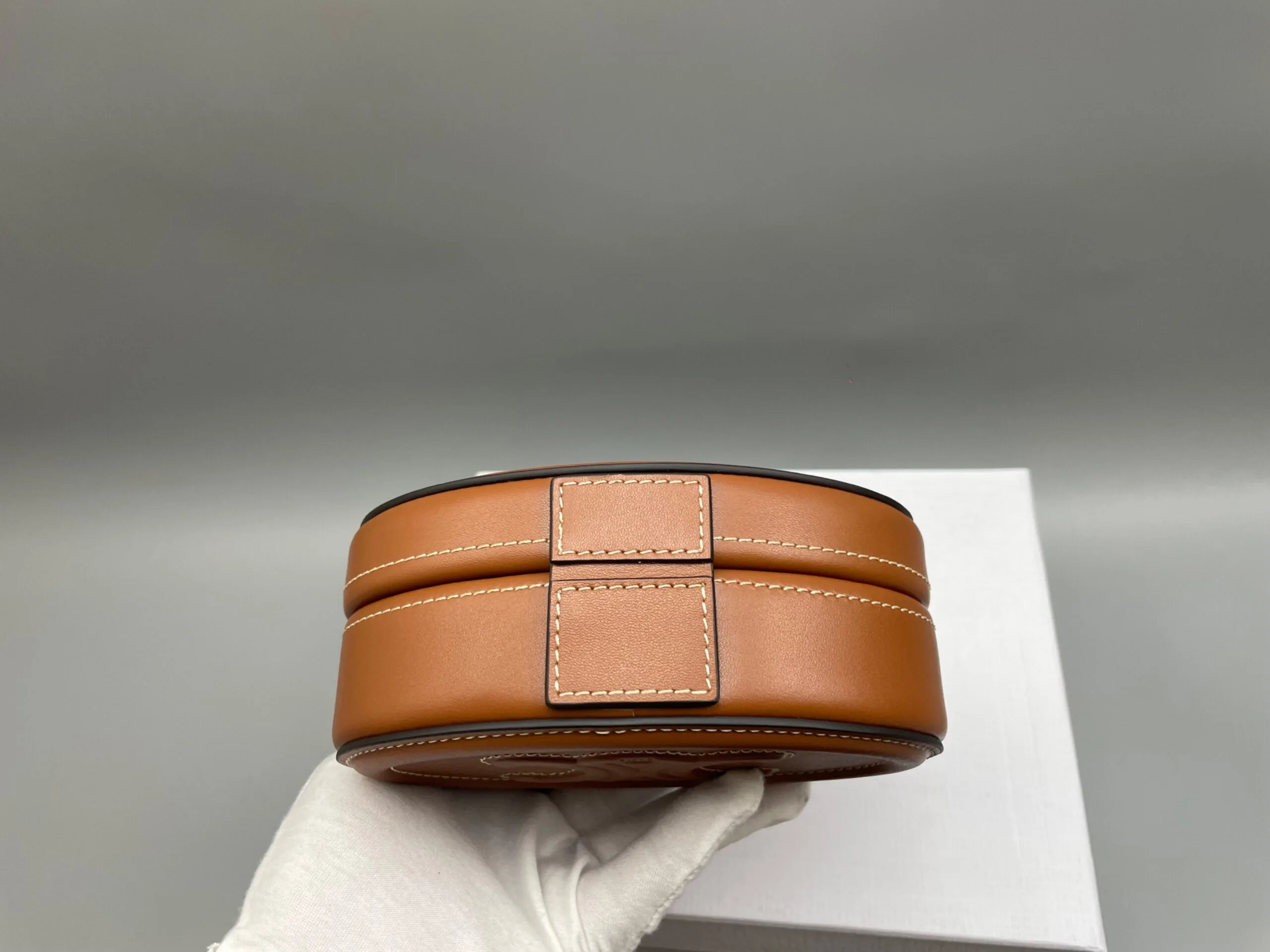 Celine Oval Minaudiere Cuir Triomphe Brown / .04LU - Image 4
