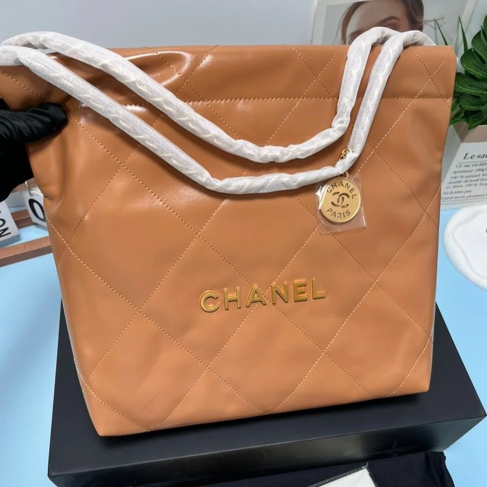Alternative view of Chanel 22 Crossbody Bag / Shiny Camel Gold Hardware