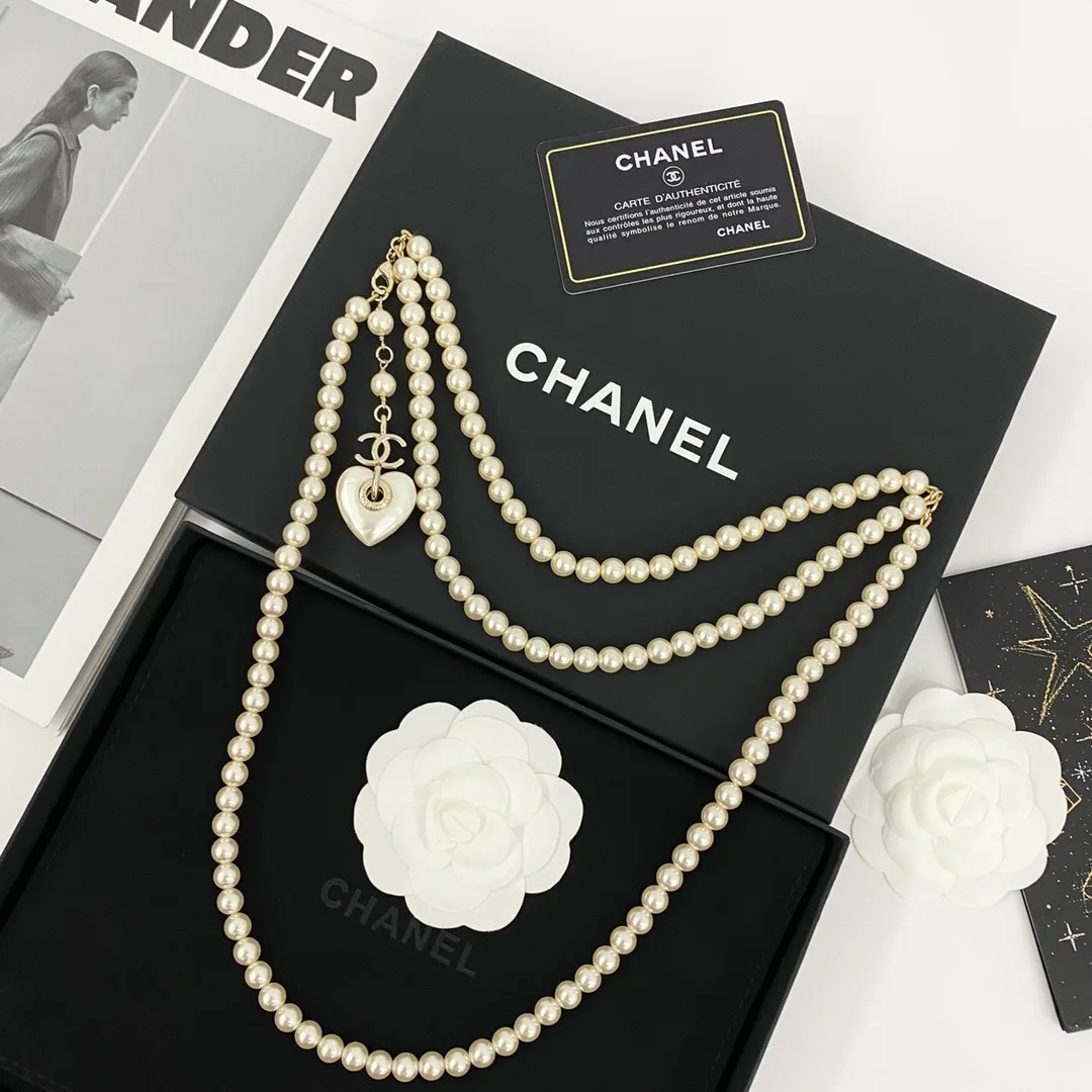 Chanel 24 Milky White Heart Shaped Pearl Waist Necklace - Image 3