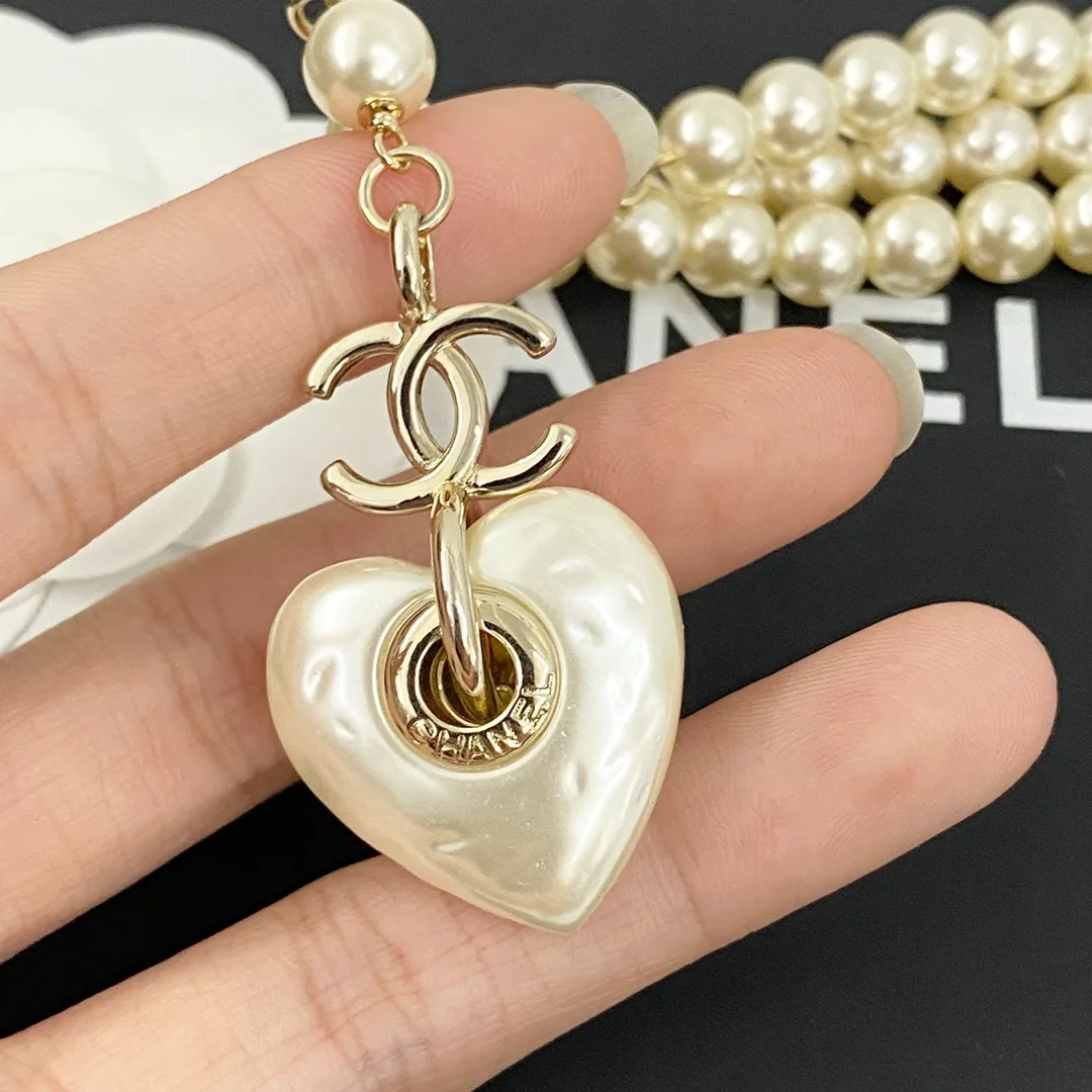 Chanel 24 Milky White Heart Shaped Pearl Waist Necklace - Image 4