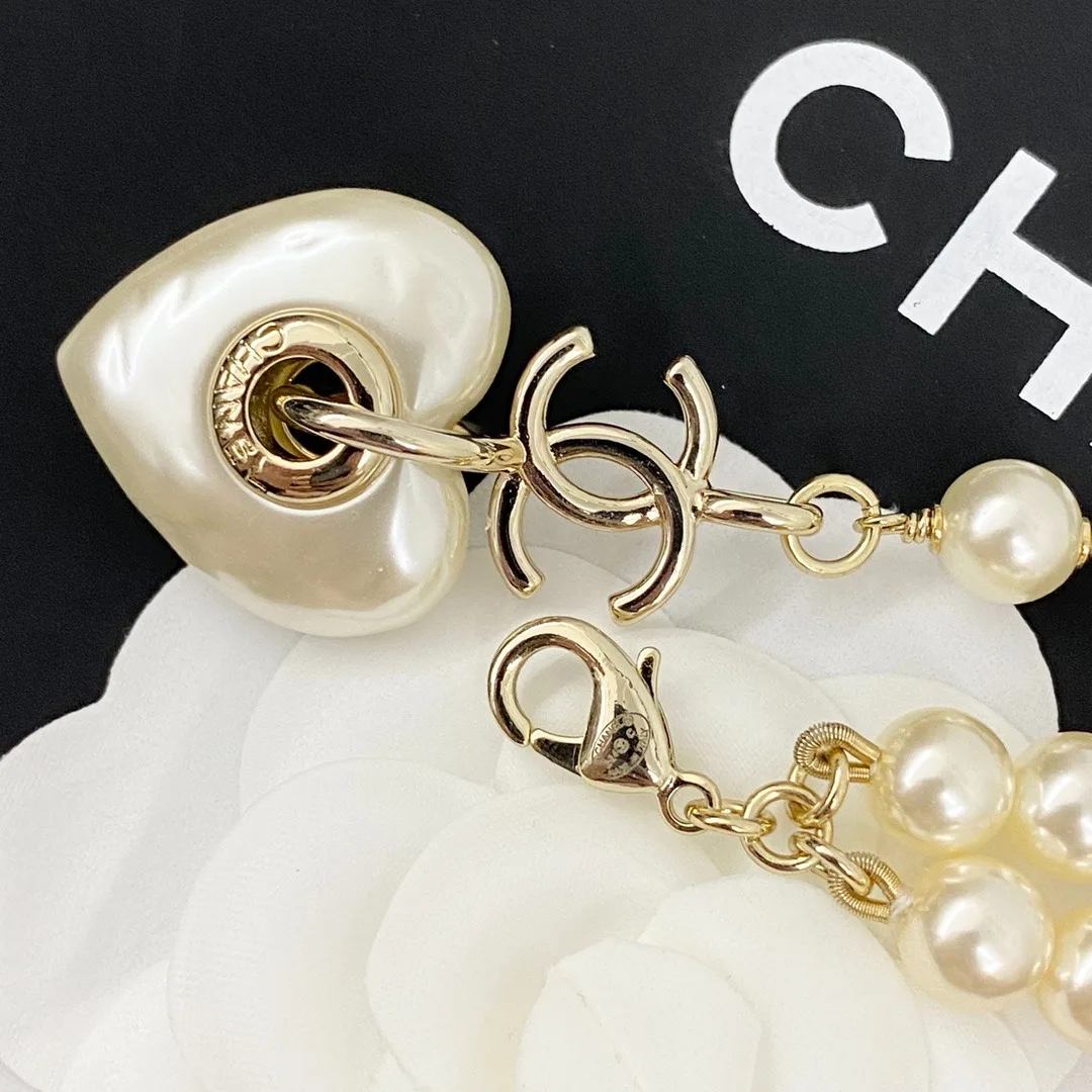Chanel 24 Milky White Heart Shaped Pearl Waist Necklace - Image 7