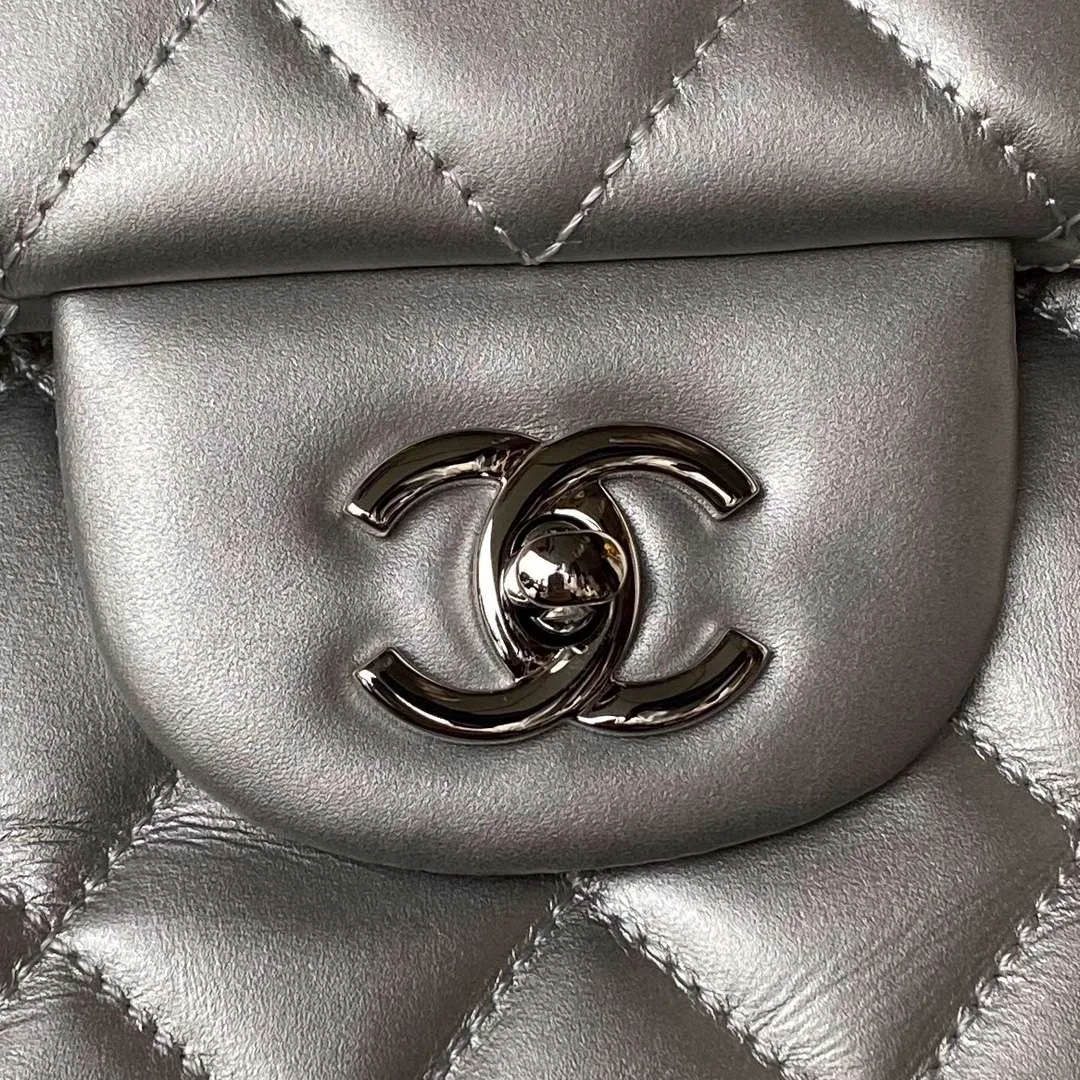 Chanel Airport Bag Silver/White/Black/Grey / - Image 27
