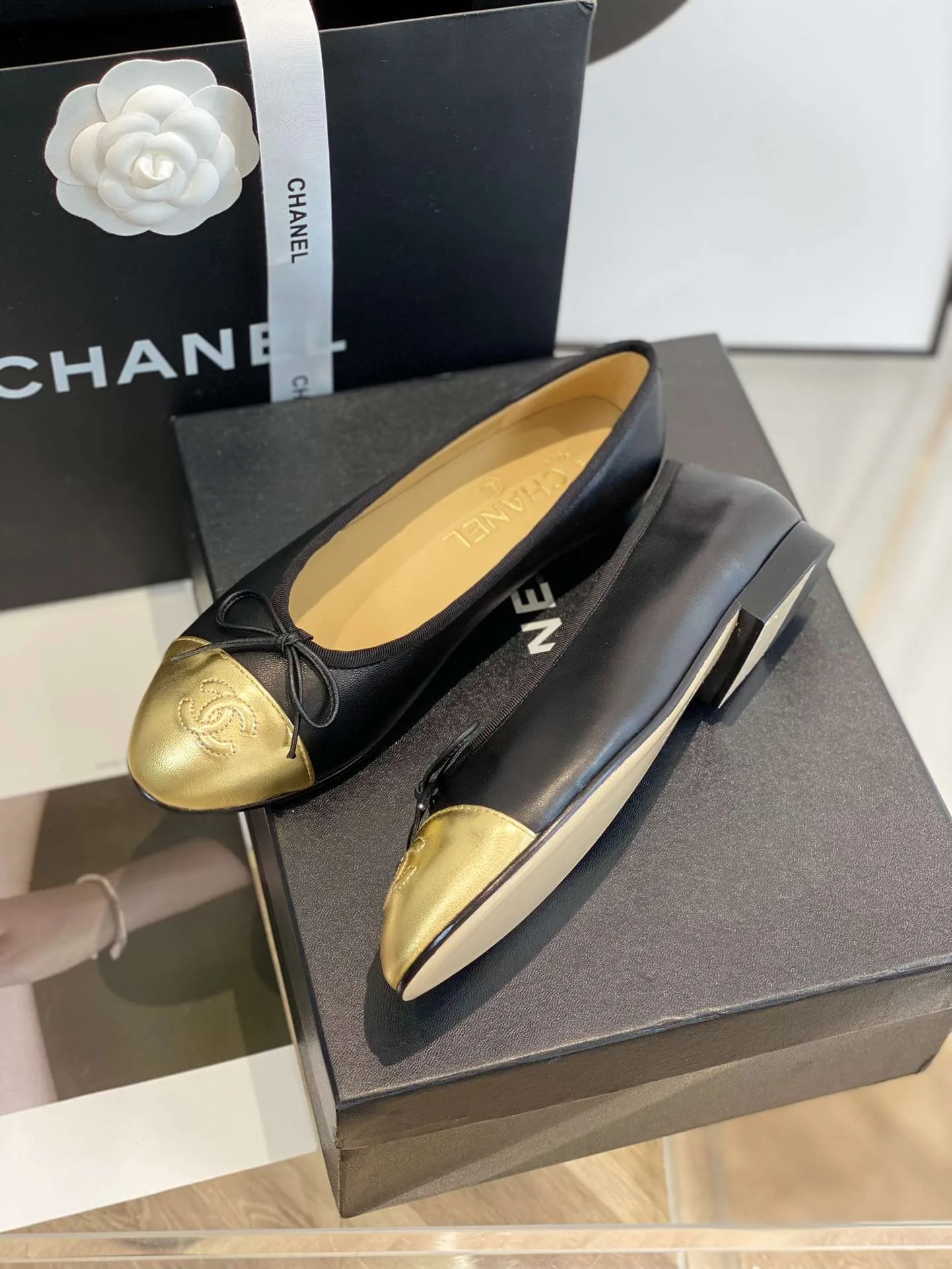 Chanel Ballet Flats Black/Gold - Image 10