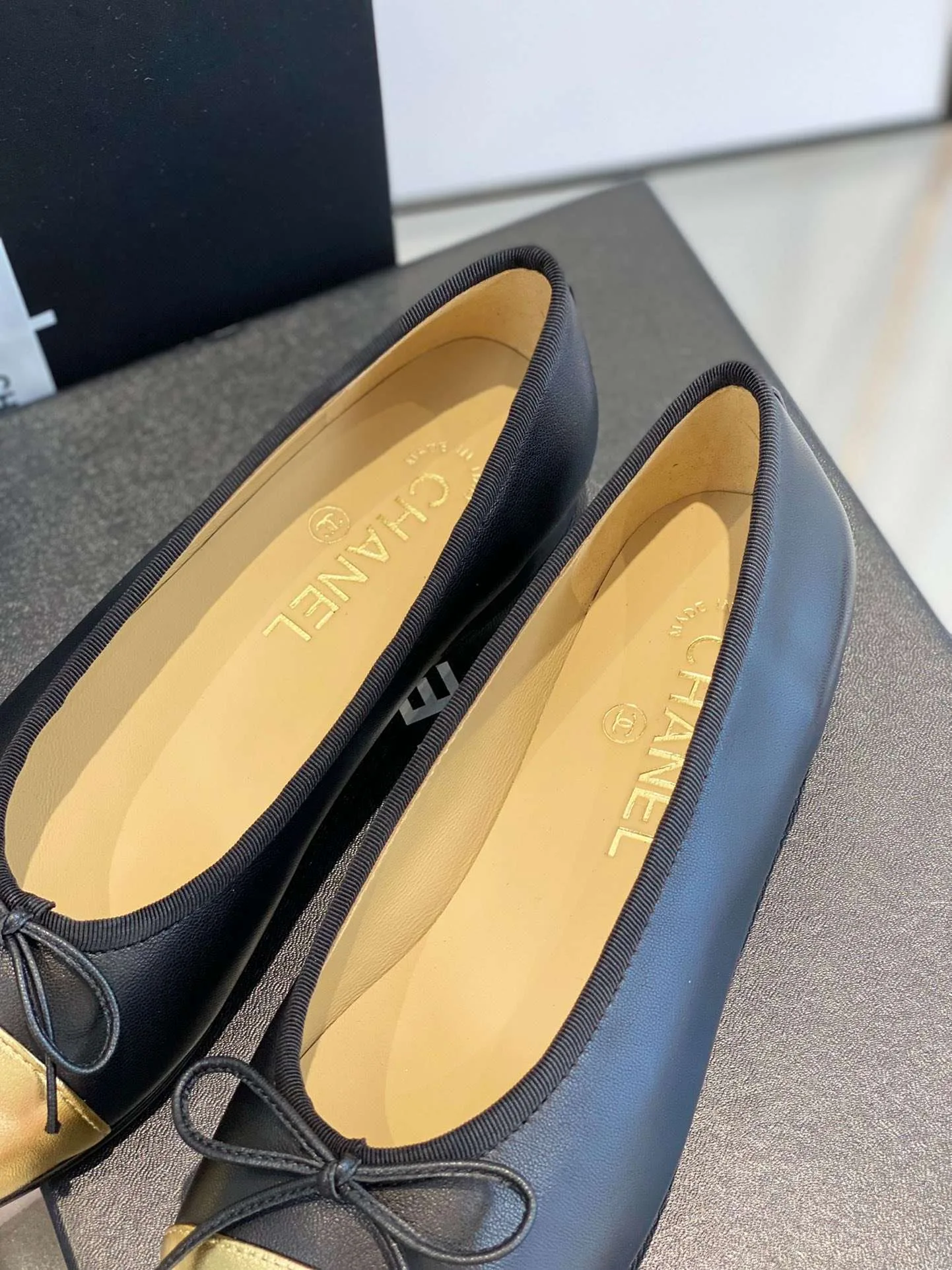 Chanel Ballet Flats Black/Gold - Image 3