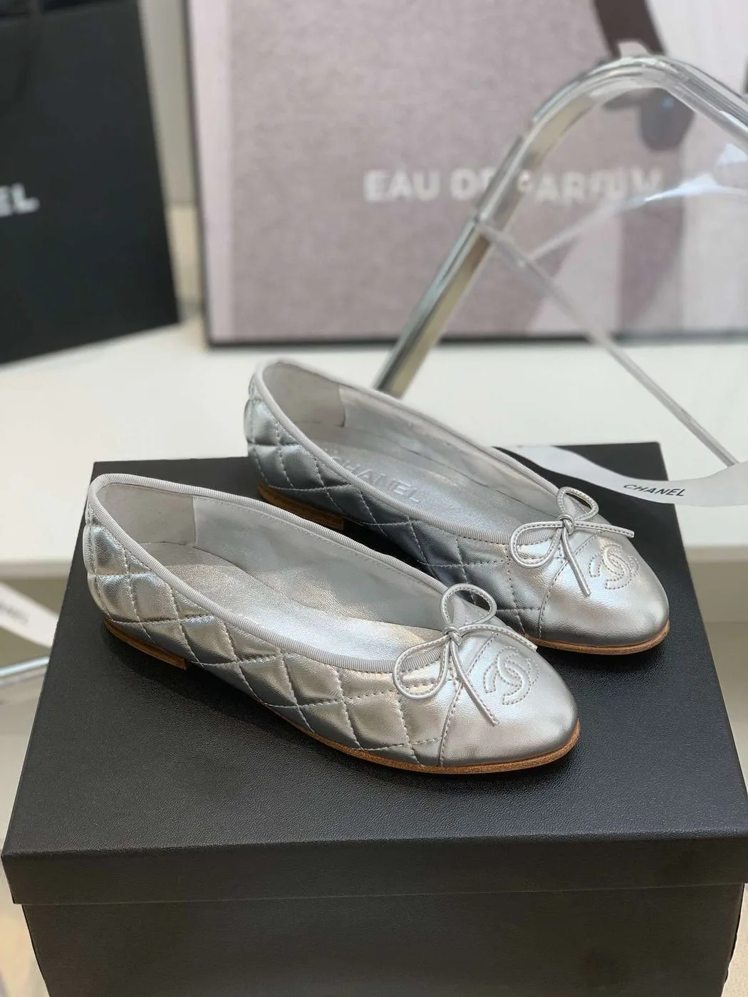 Chanel Ballet Flats in Silver - Image 4